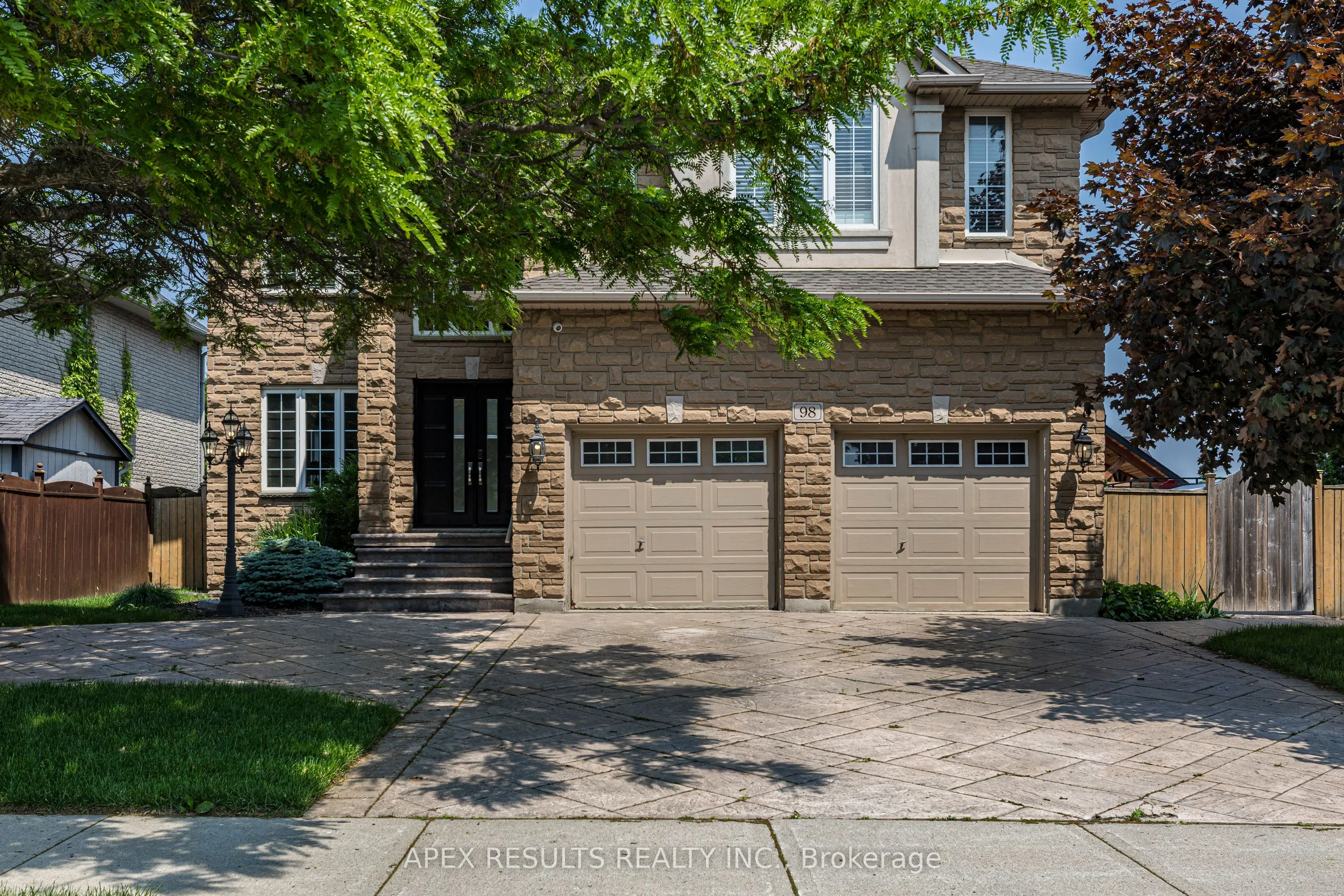 98 STONEHENGE Drive