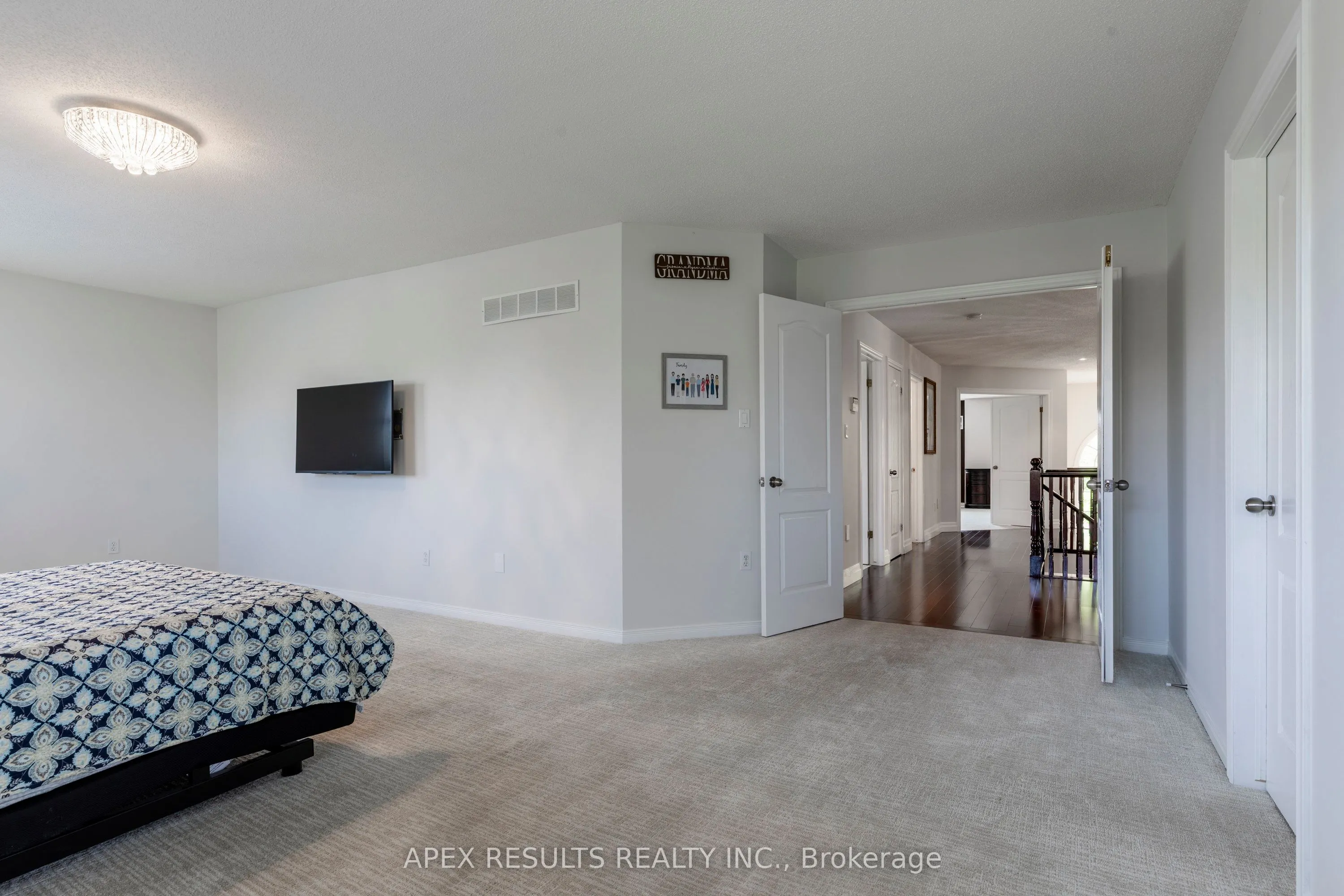 98 STONEHENGE Drive