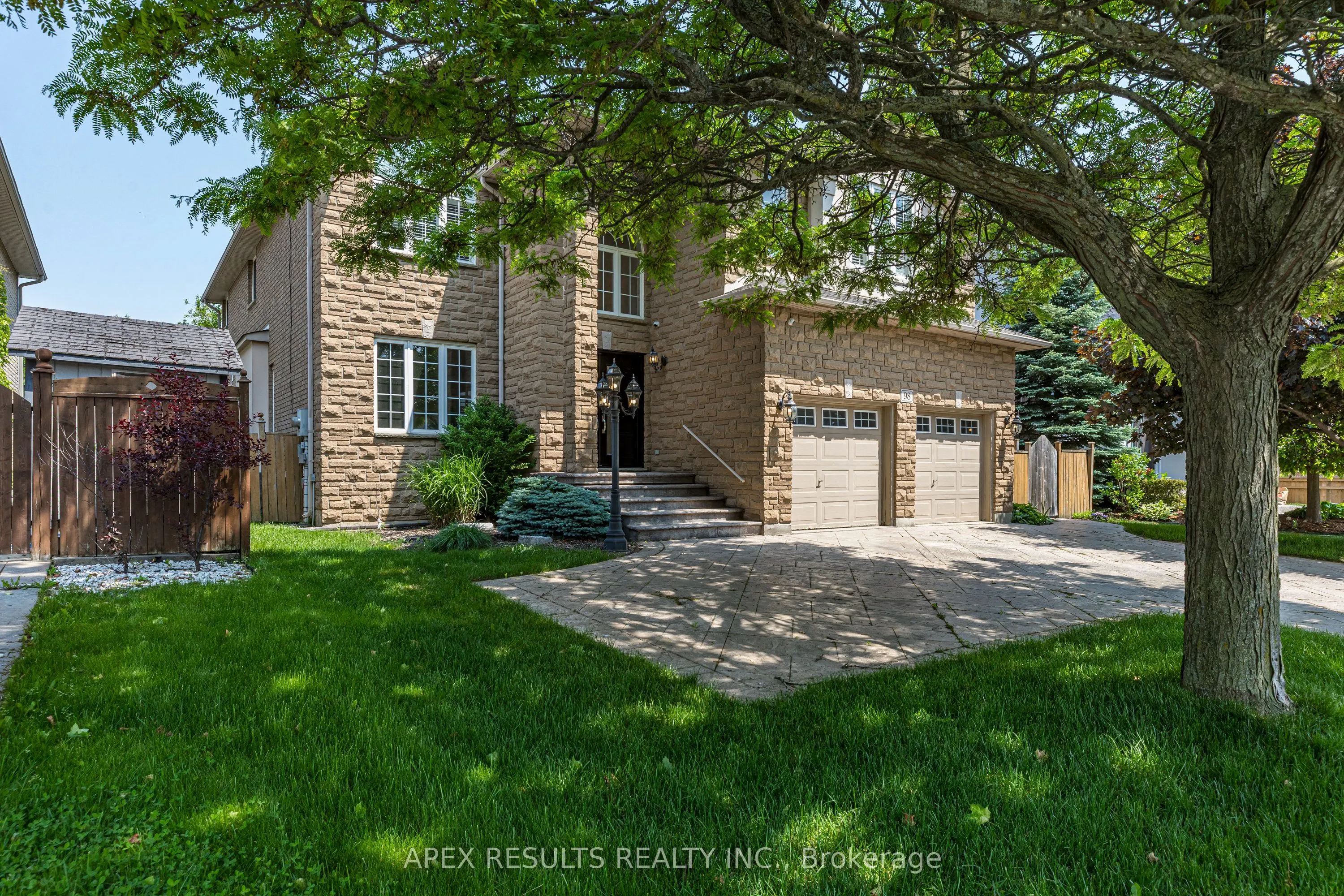 98 STONEHENGE Drive