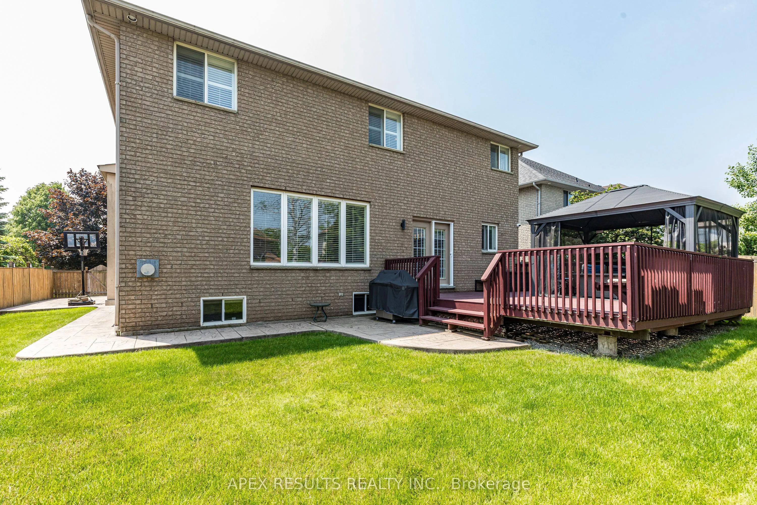 98 STONEHENGE Drive