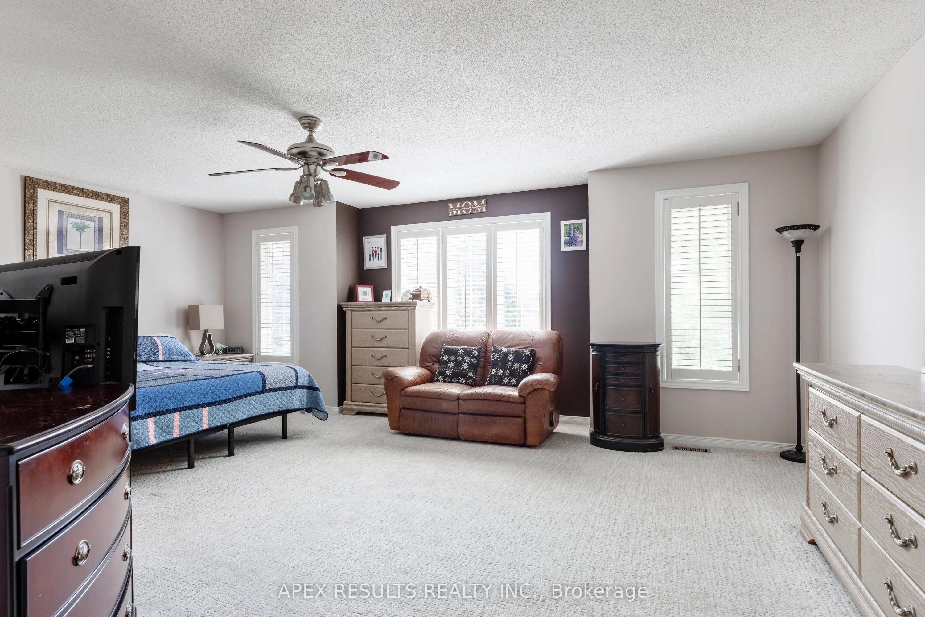 98 STONEHENGE Drive