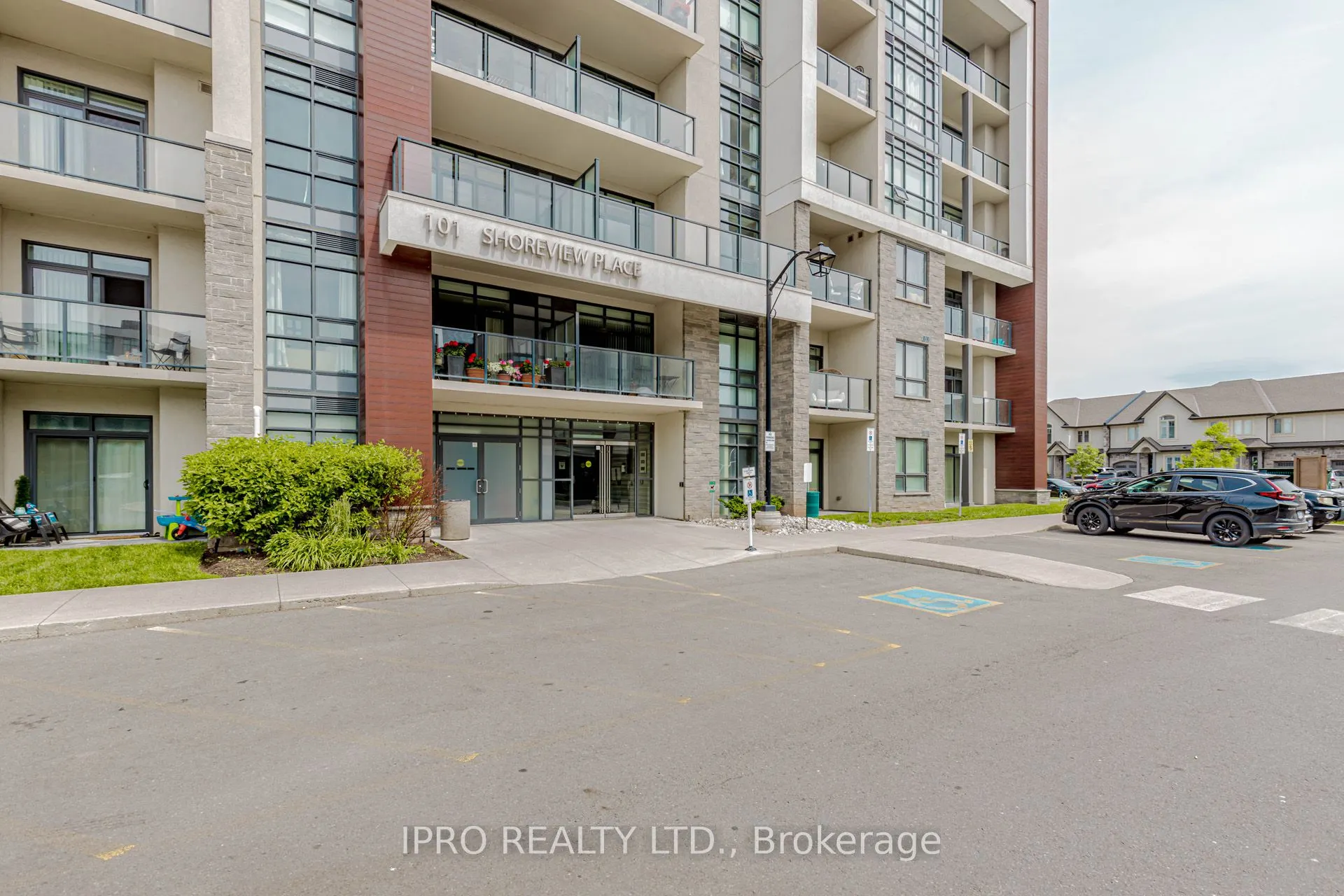 101 Shoreview Place, #326