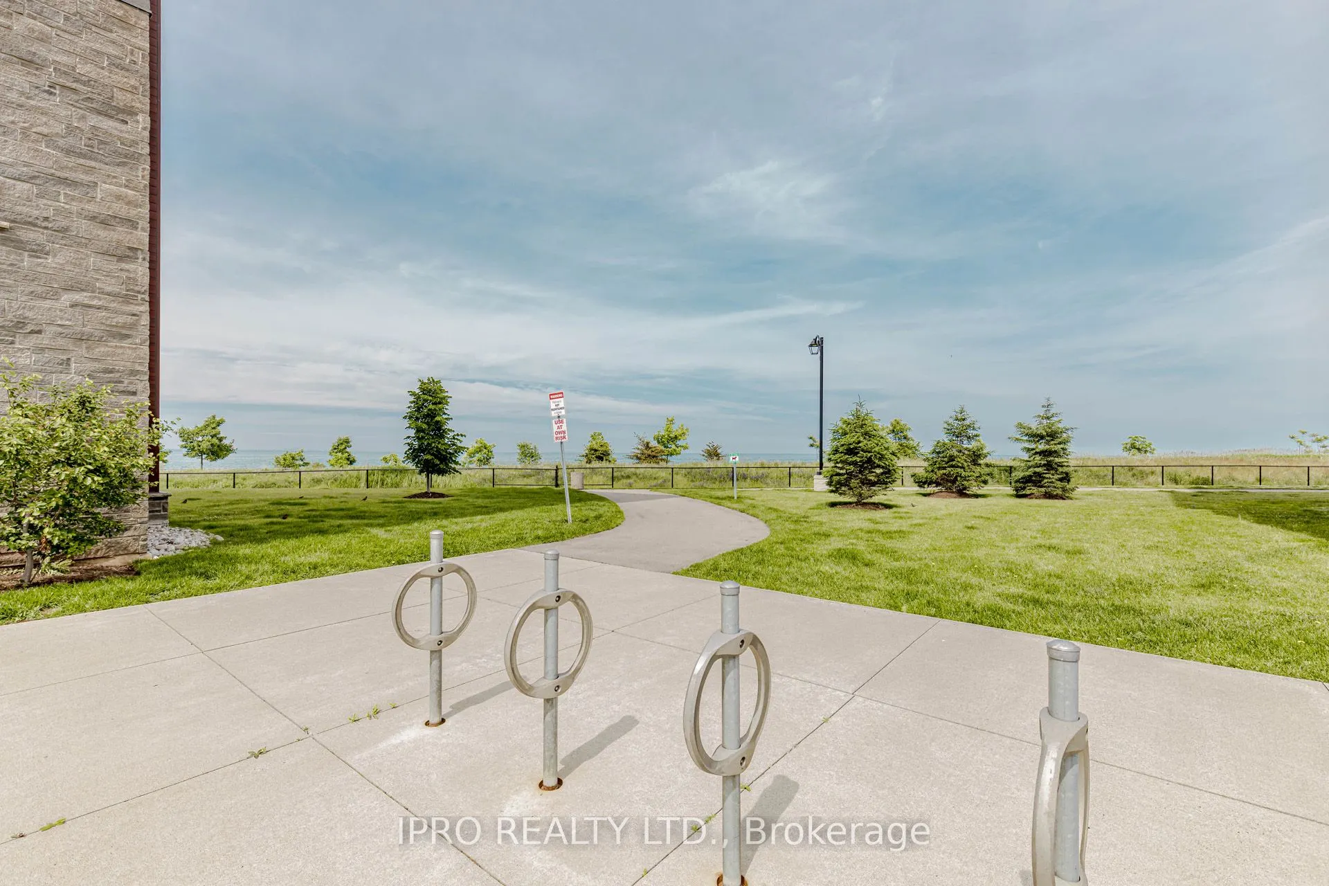 101 Shoreview Place, #326
