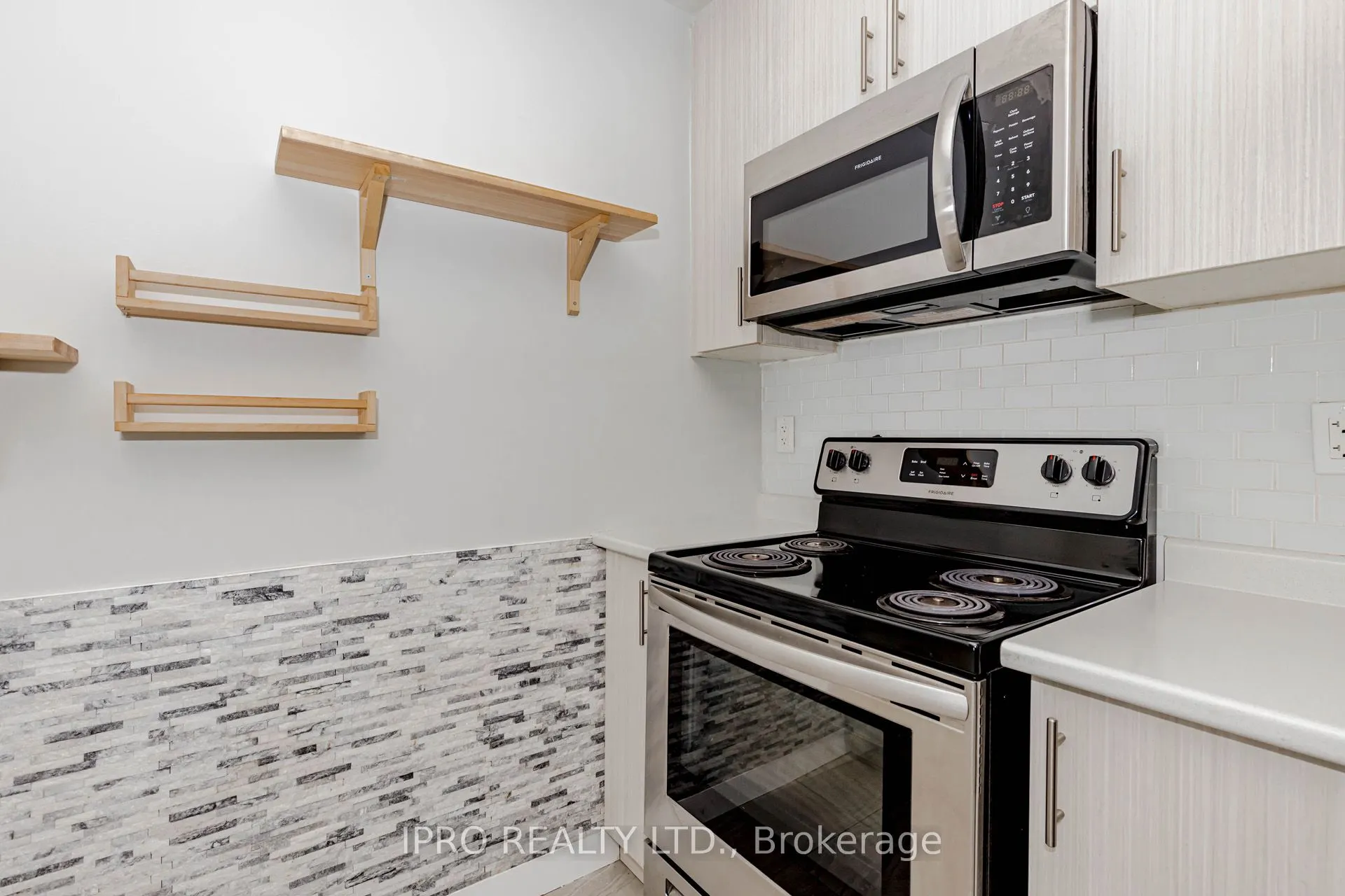 101 Shoreview Place, #326