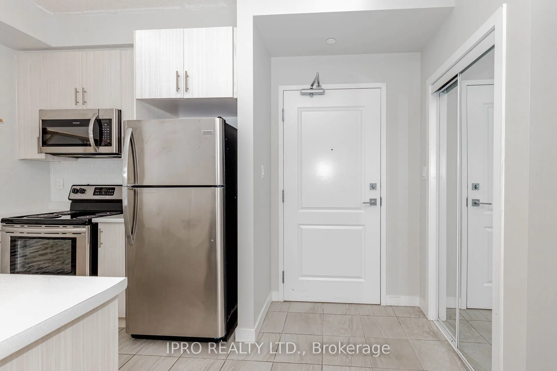 101 Shoreview Place, #326