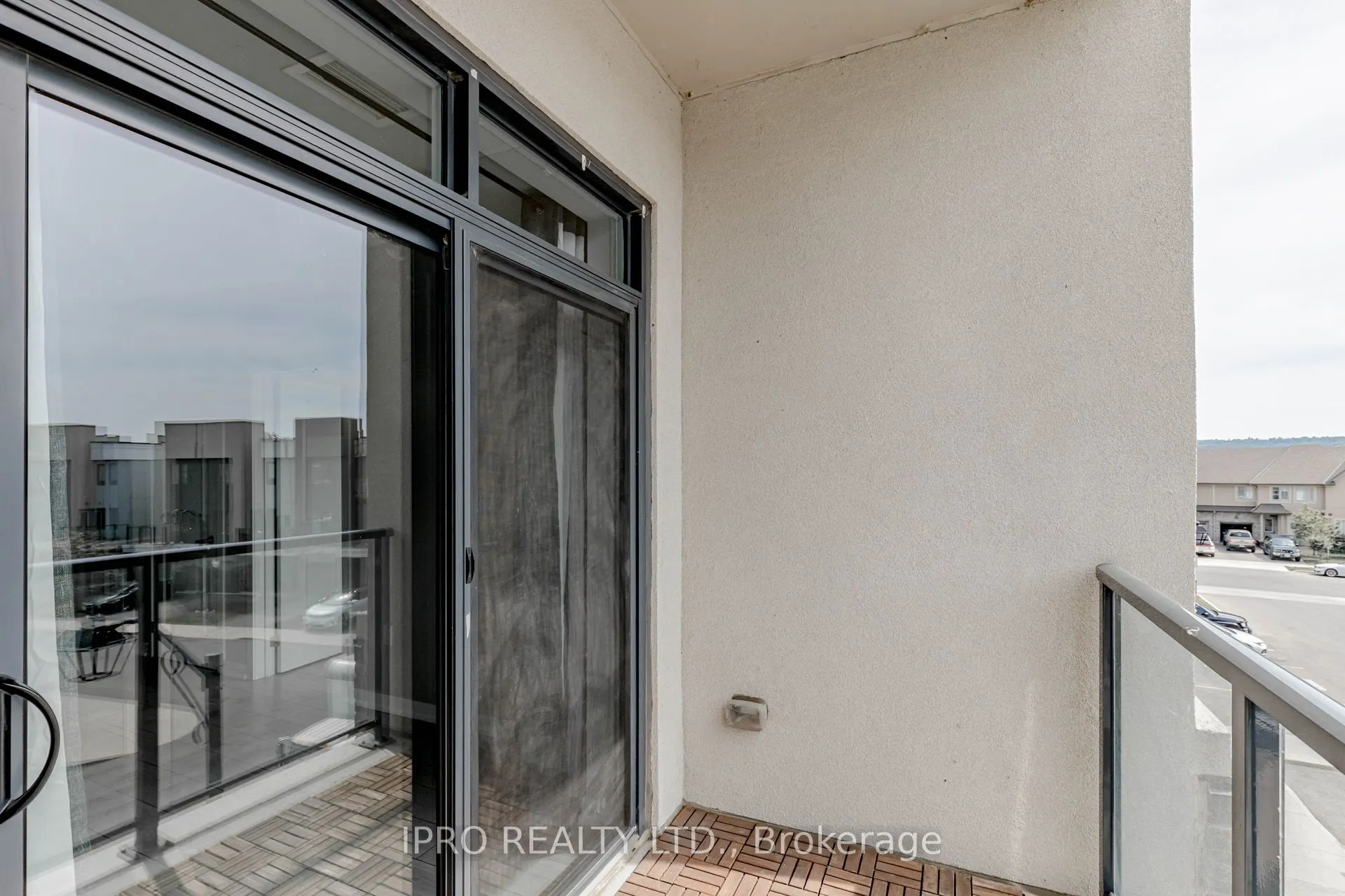 101 Shoreview Place, #326