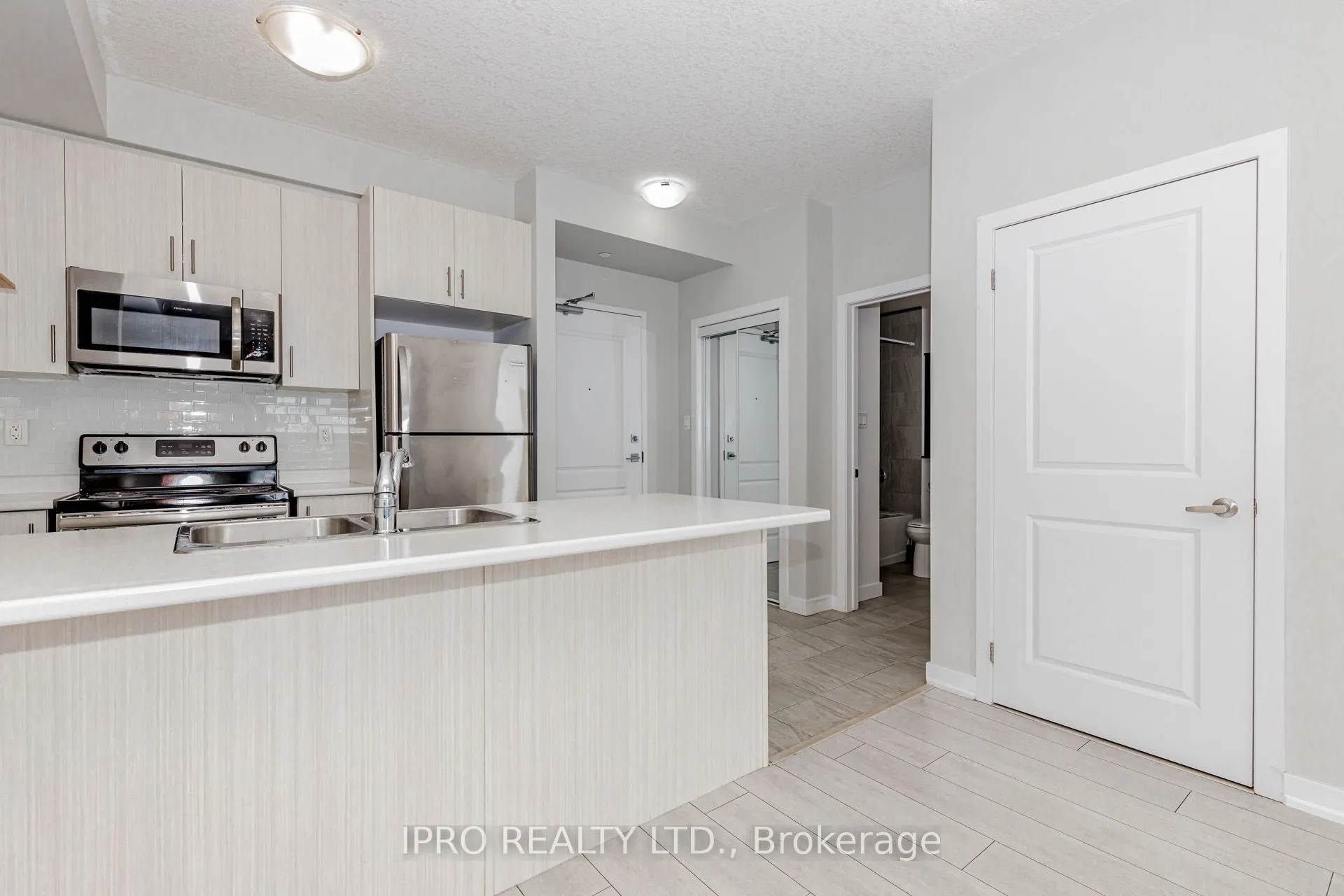101 Shoreview Place, #326