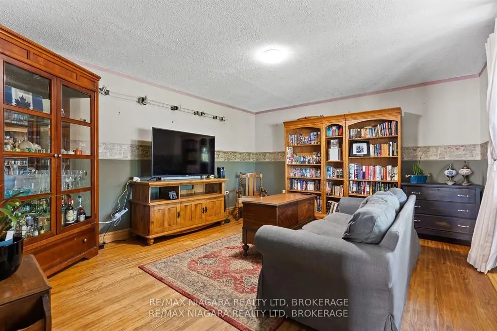 39 Seymour Avenue