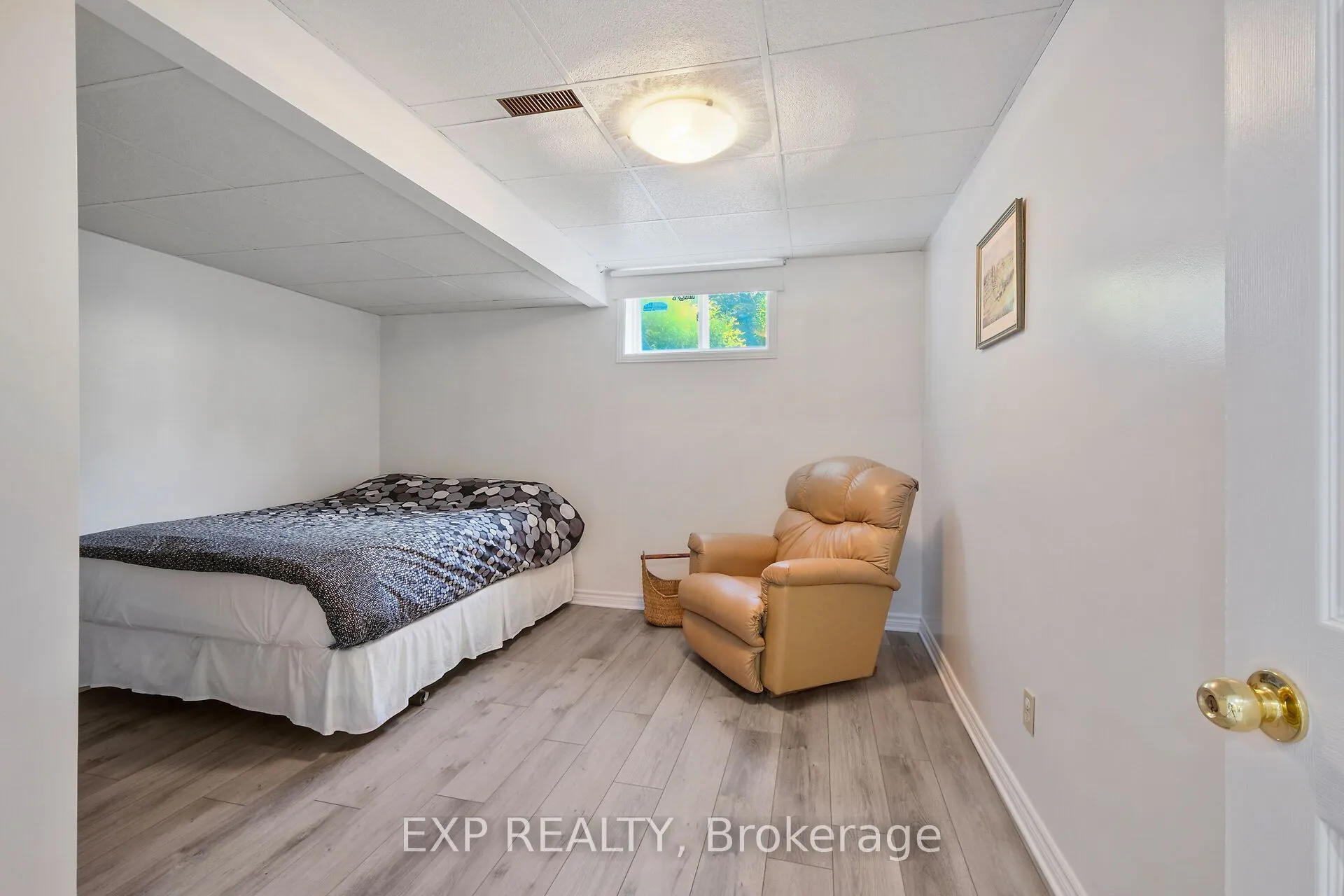 1376 MacDonald Road
