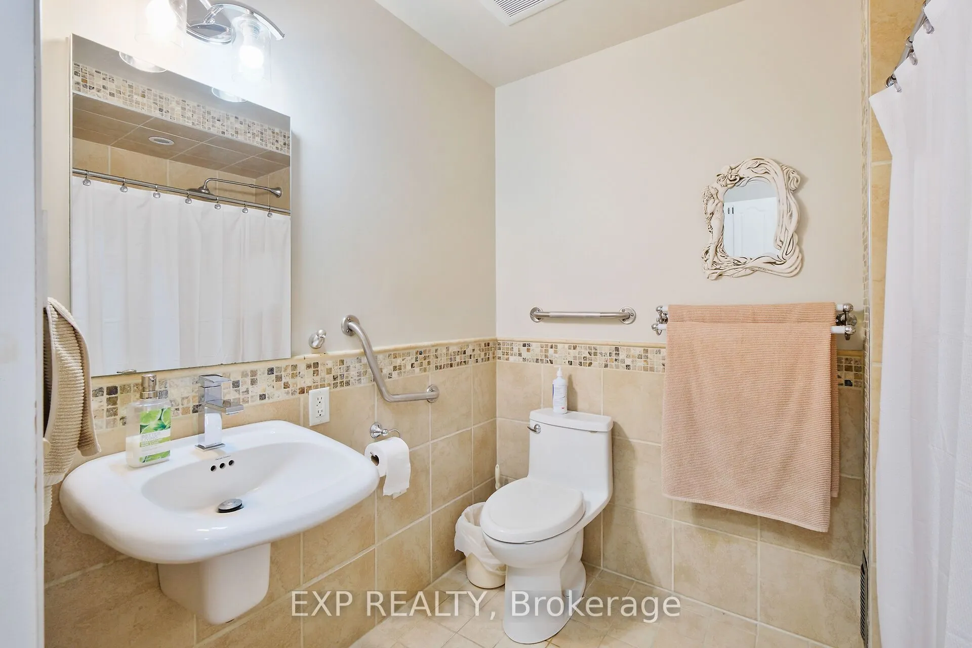 1376 MacDonald Road