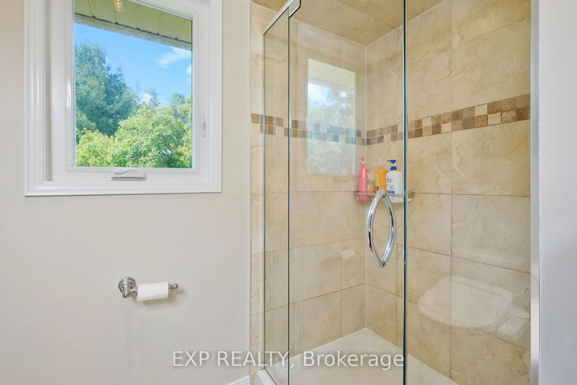 1376 MacDonald Road