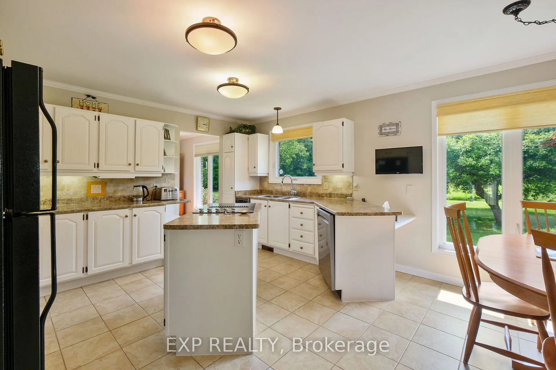 1376 MacDonald Road