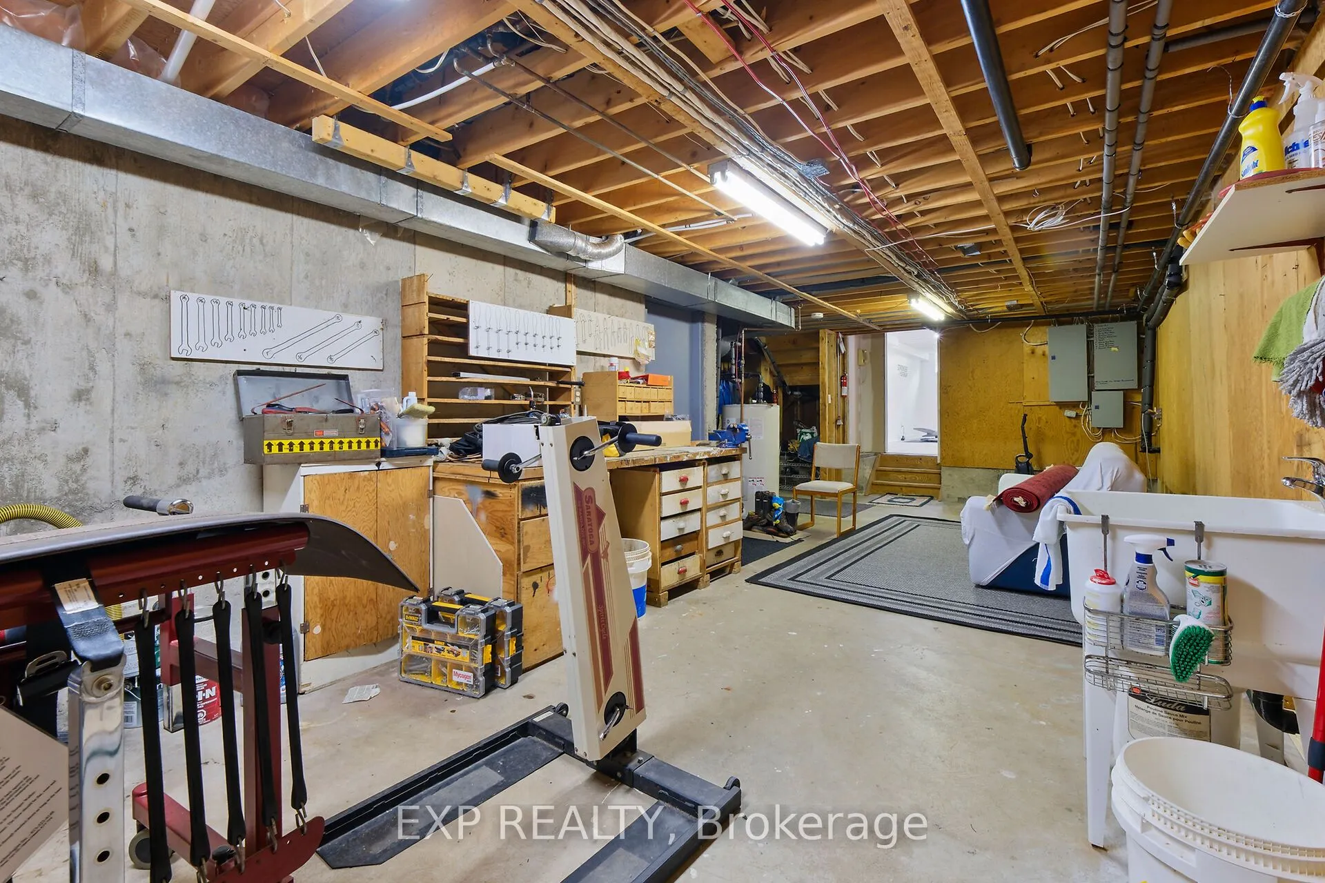 1376 MacDonald Road