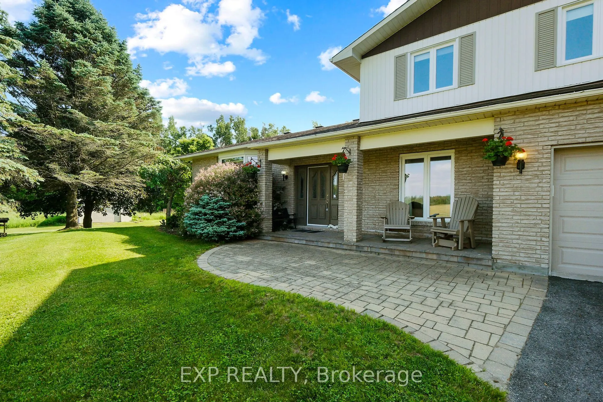 1376 MacDonald Road