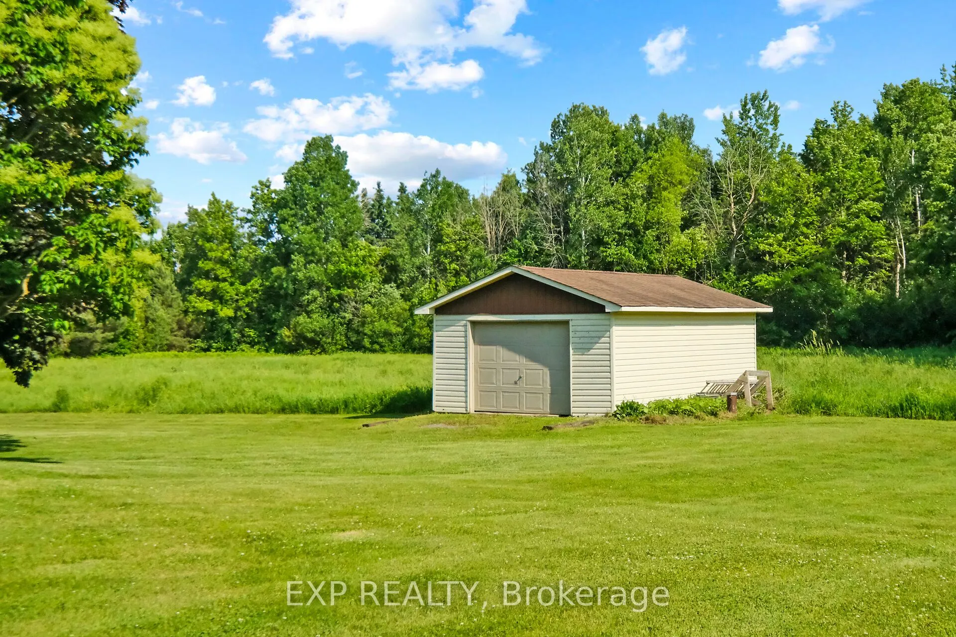 1376 MacDonald Road