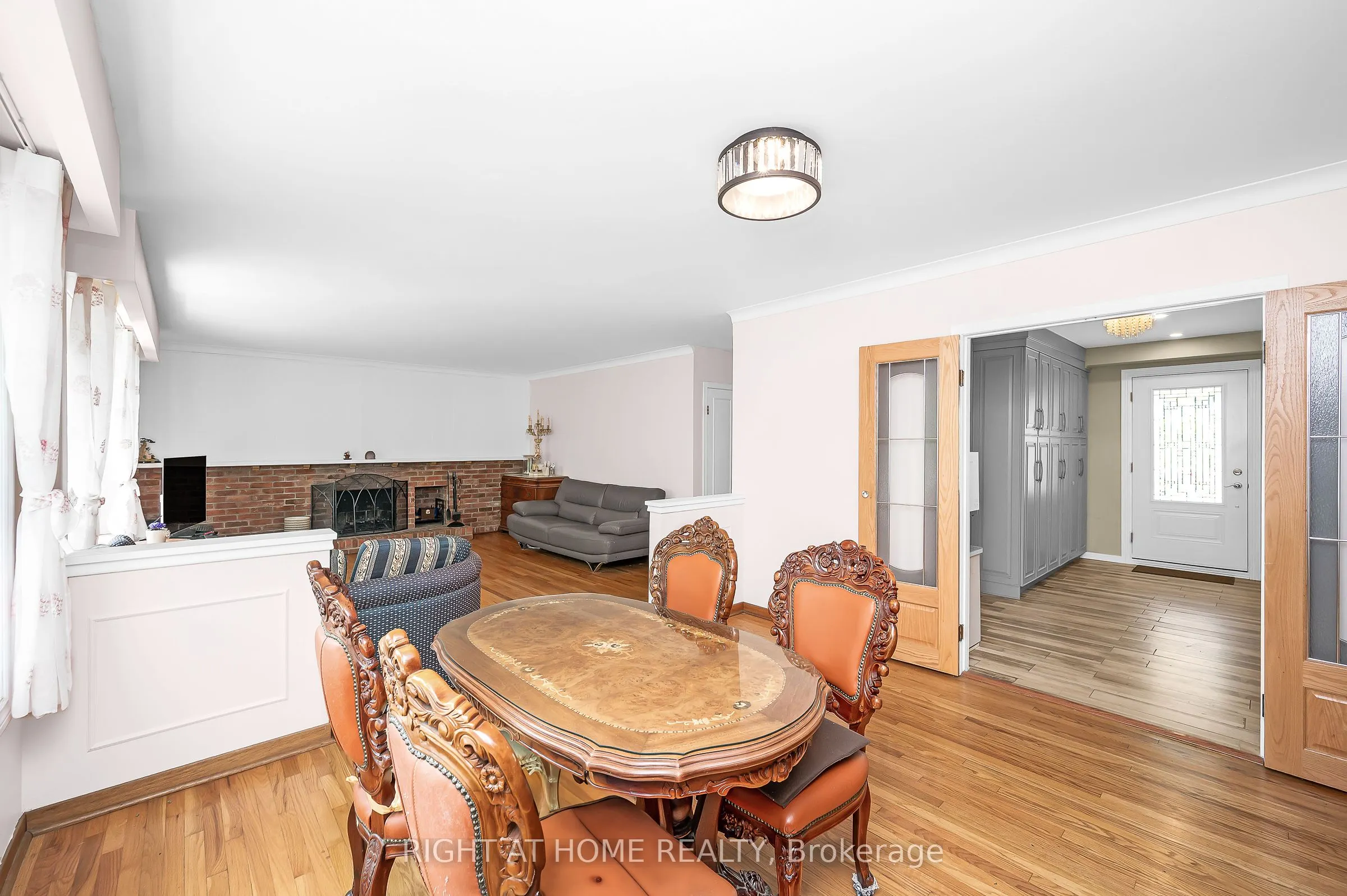 85 Robinhood Drive