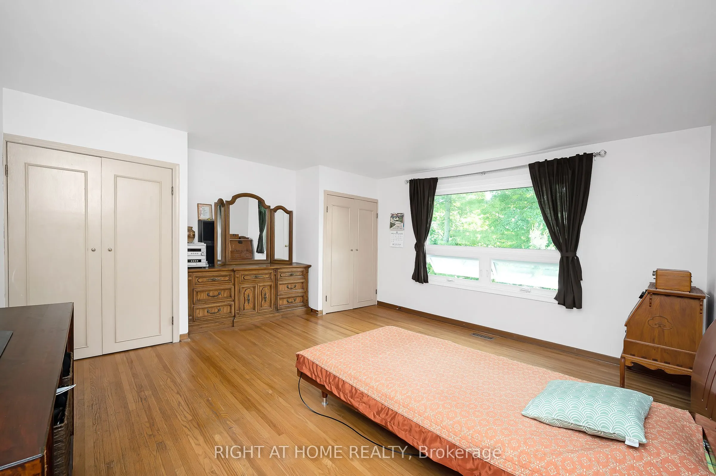 85 Robinhood Drive