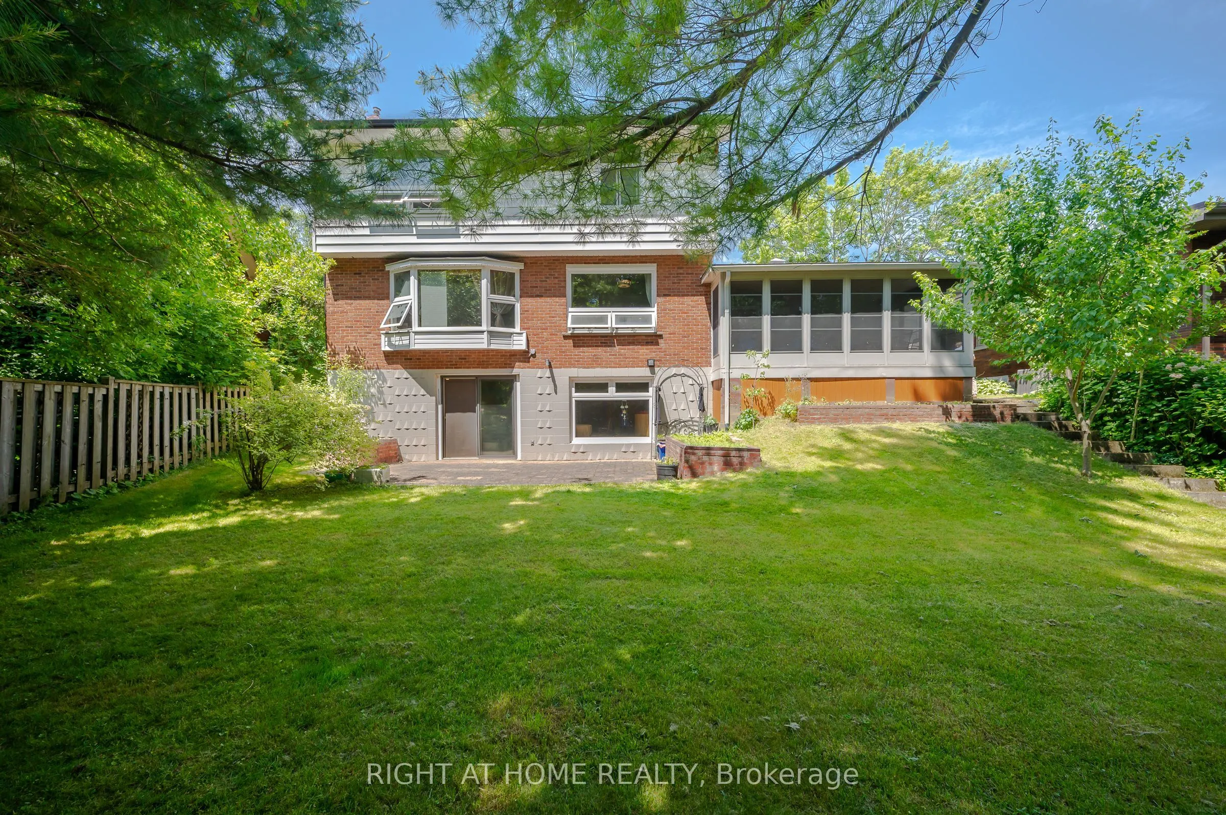 85 Robinhood Drive