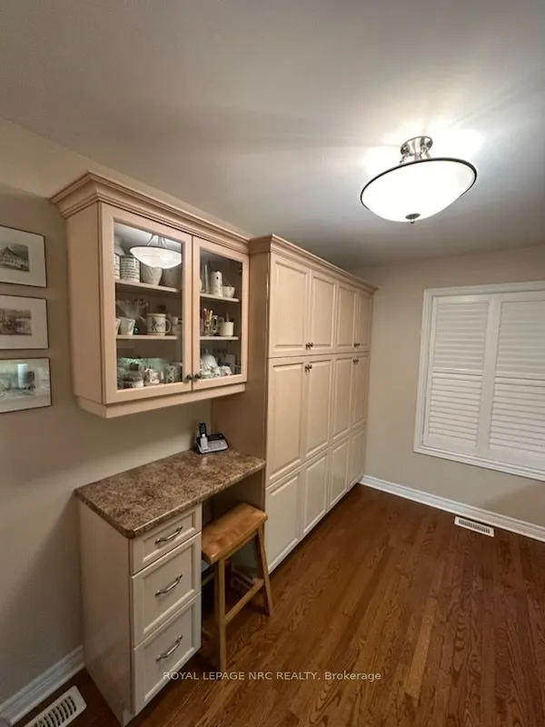 10 PINE Street N, #2