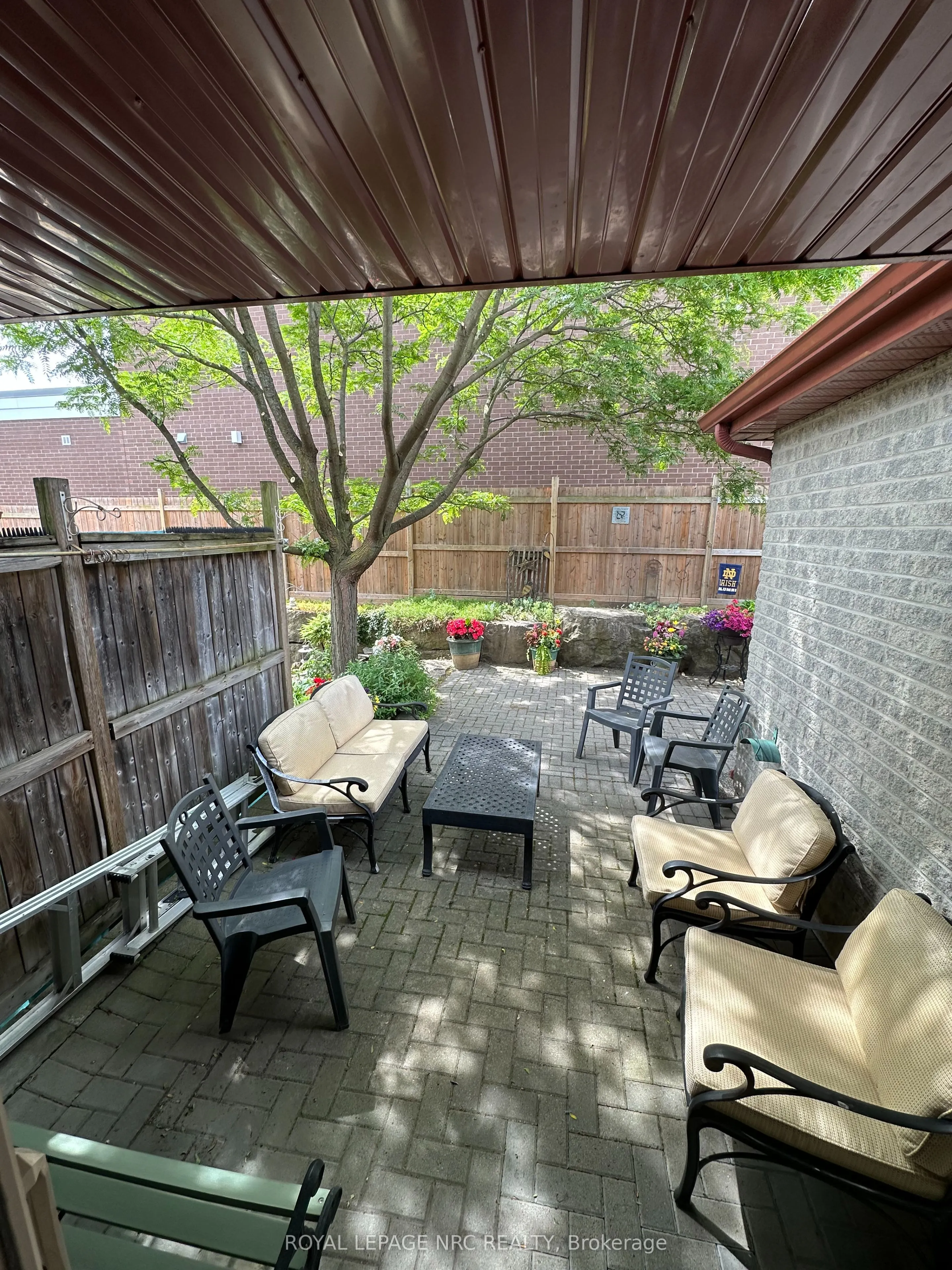 10 PINE Street N, #2
