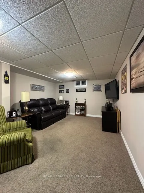 10 PINE Street N, #2