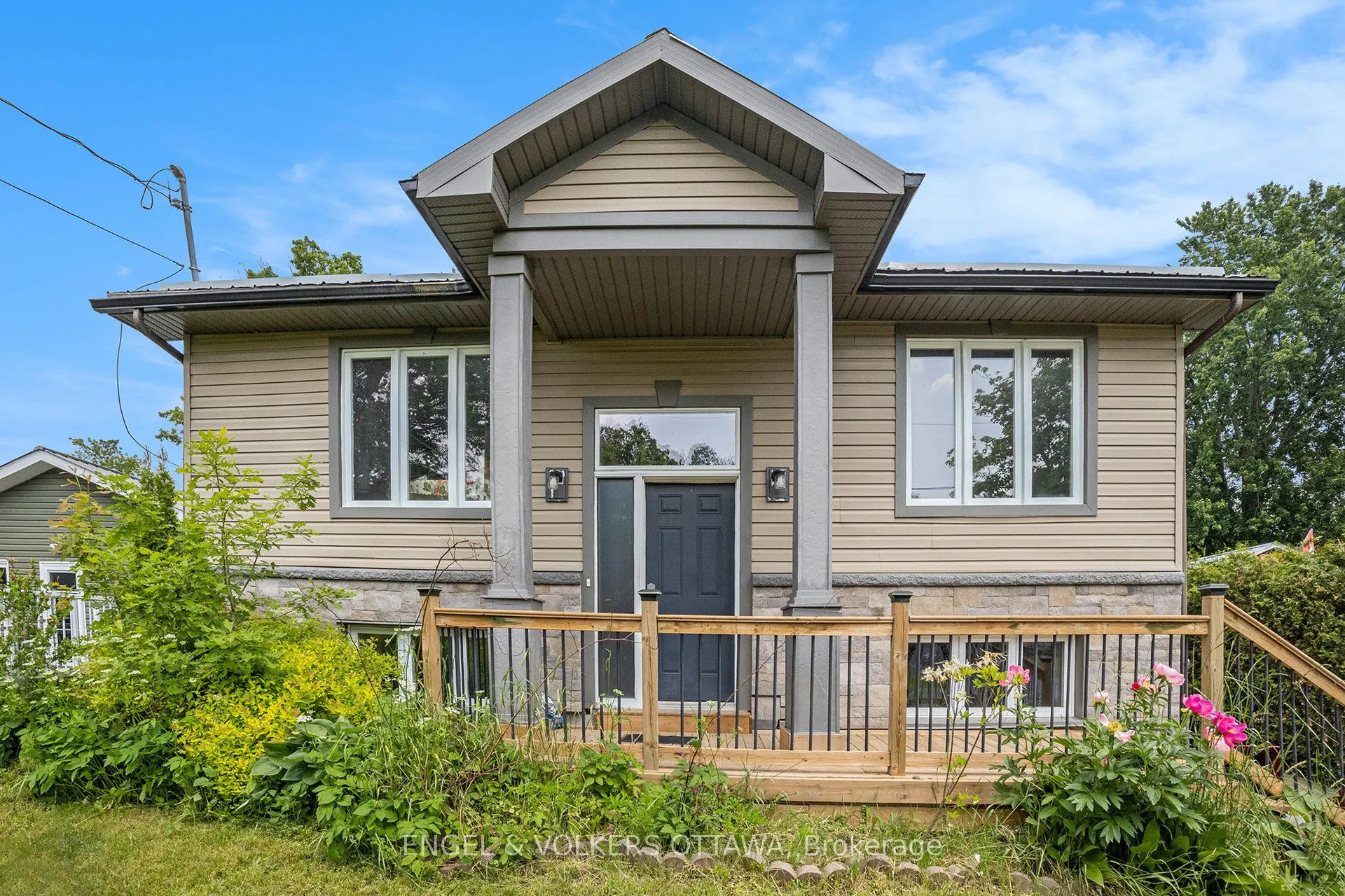1095 Morin Road
