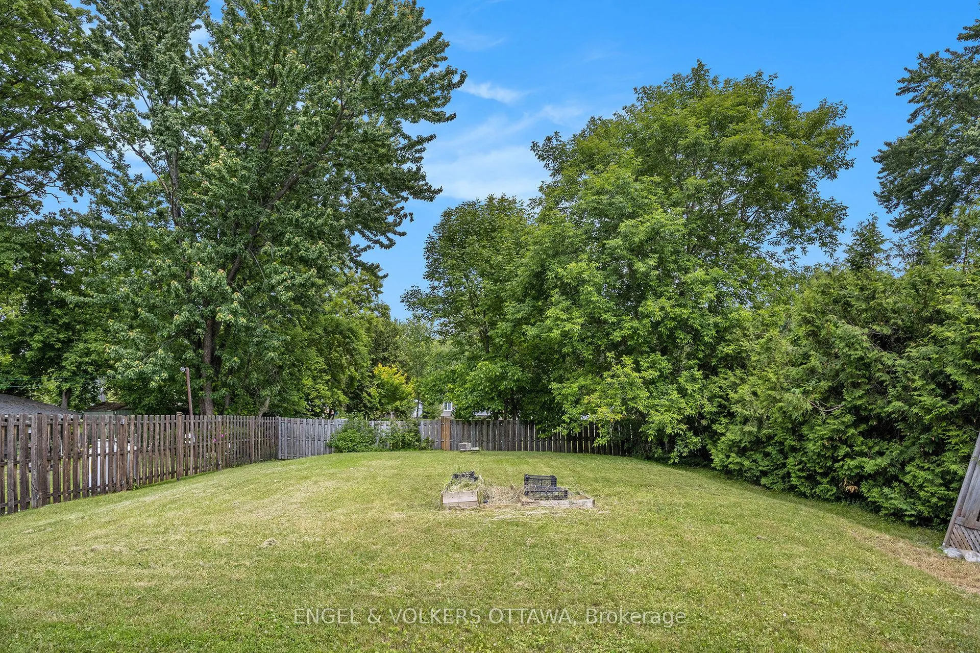1095 Morin Road