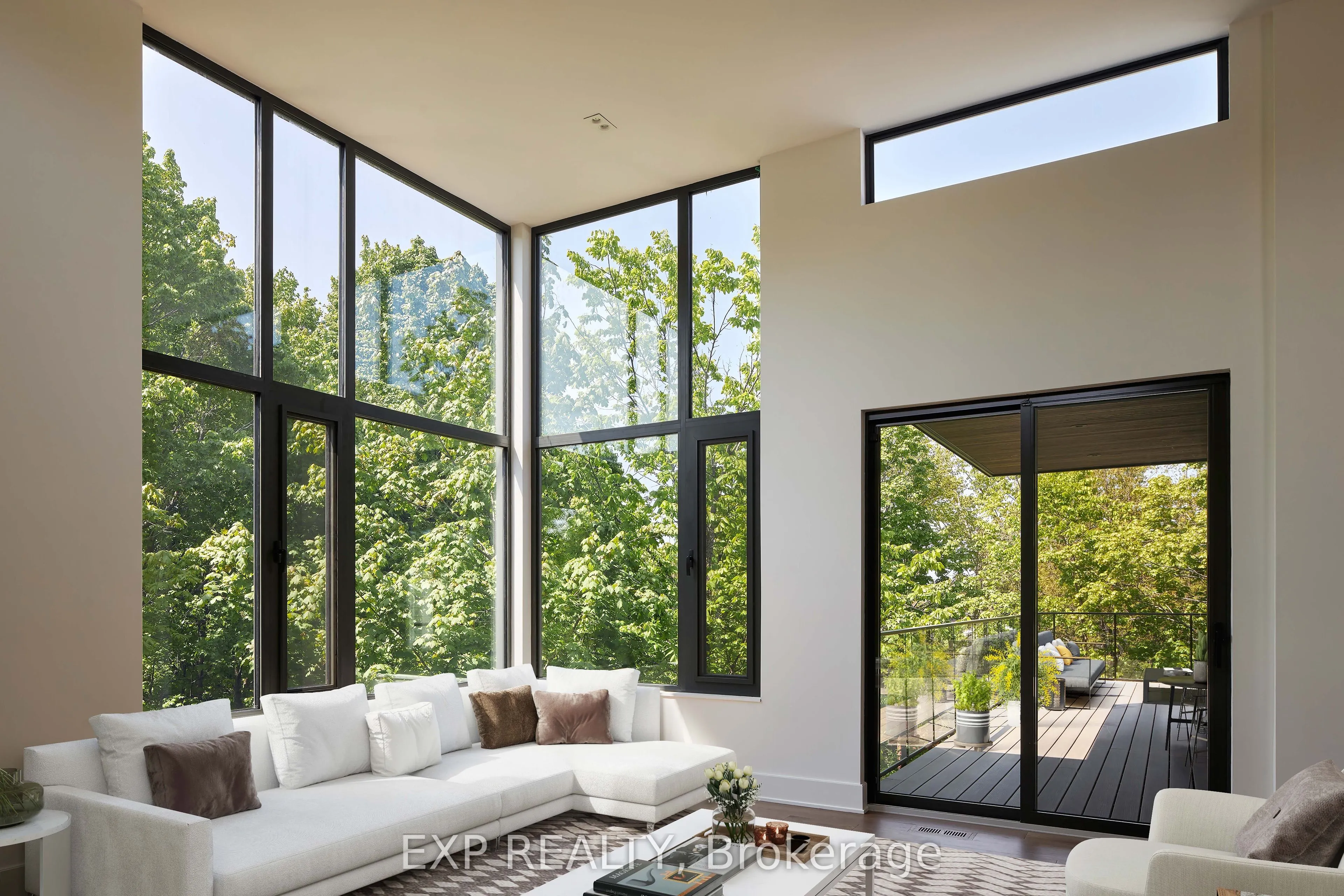 32 CLOVELLY Road