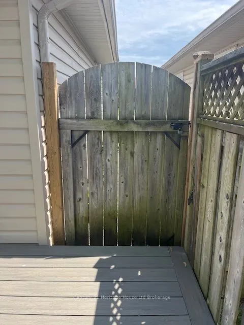 15 Landon Avenue