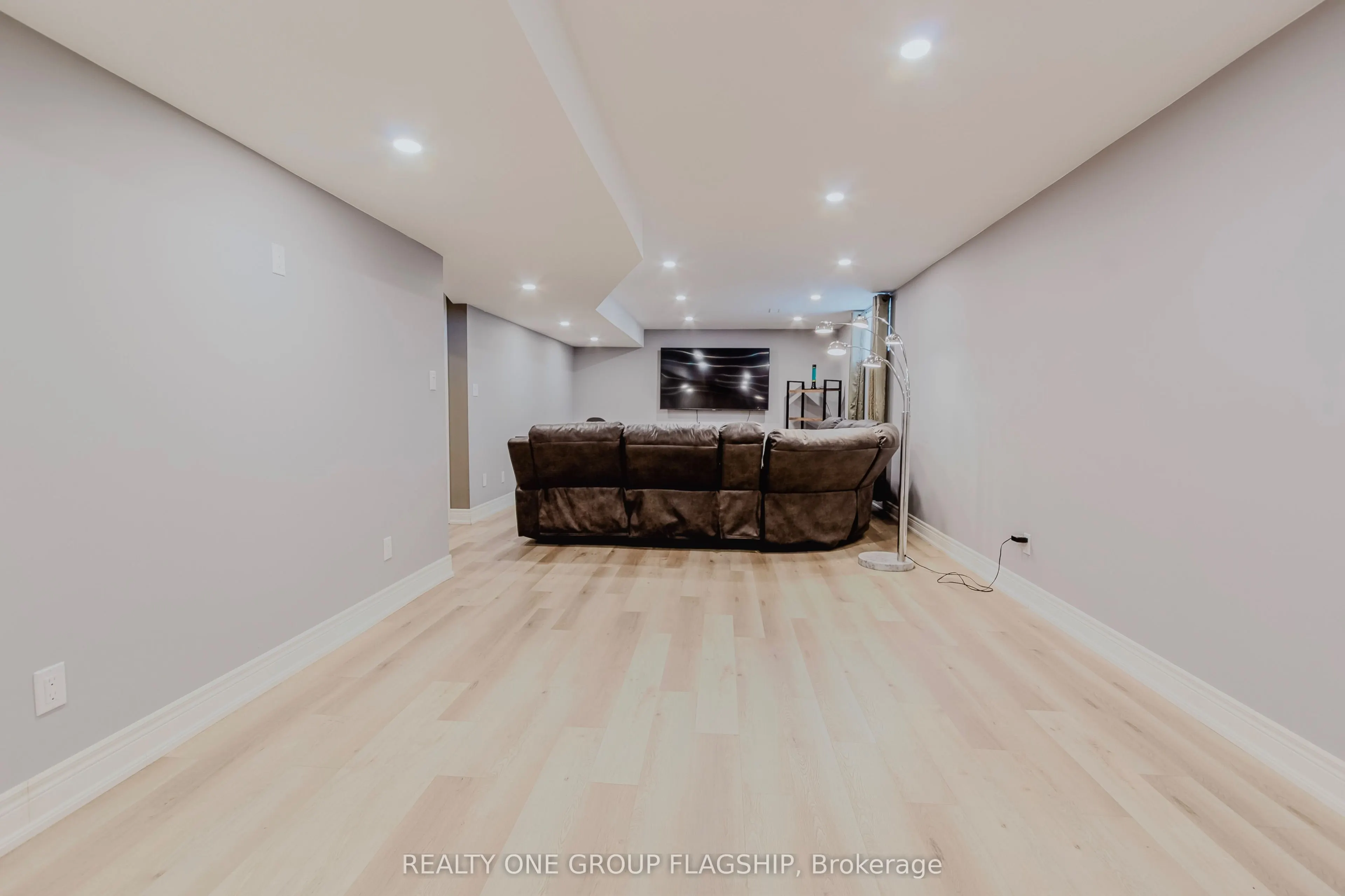 12 Lafayette Street E