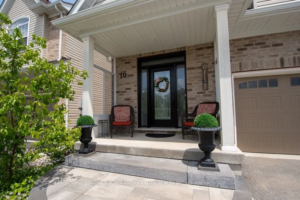 10 Silverbrook Avenue