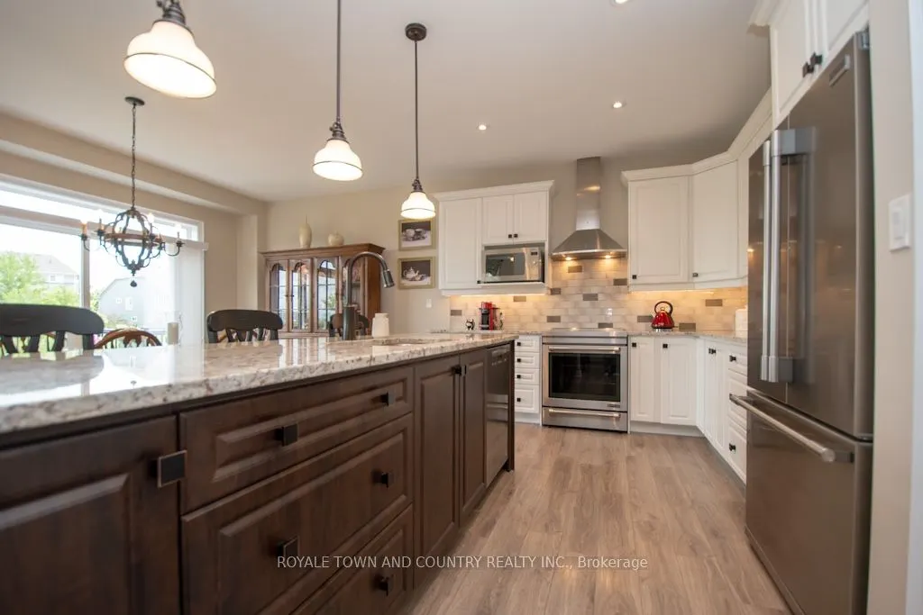 10 Silverbrook Avenue
