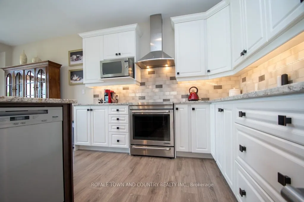 10 Silverbrook Avenue