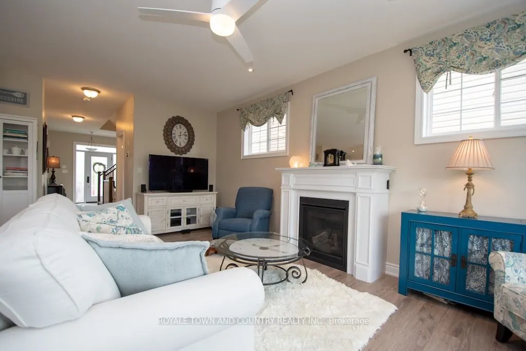 10 Silverbrook Avenue