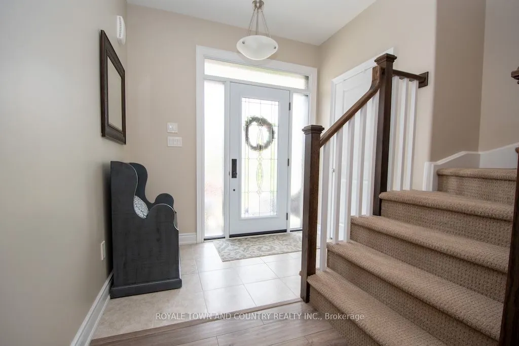 10 Silverbrook Avenue