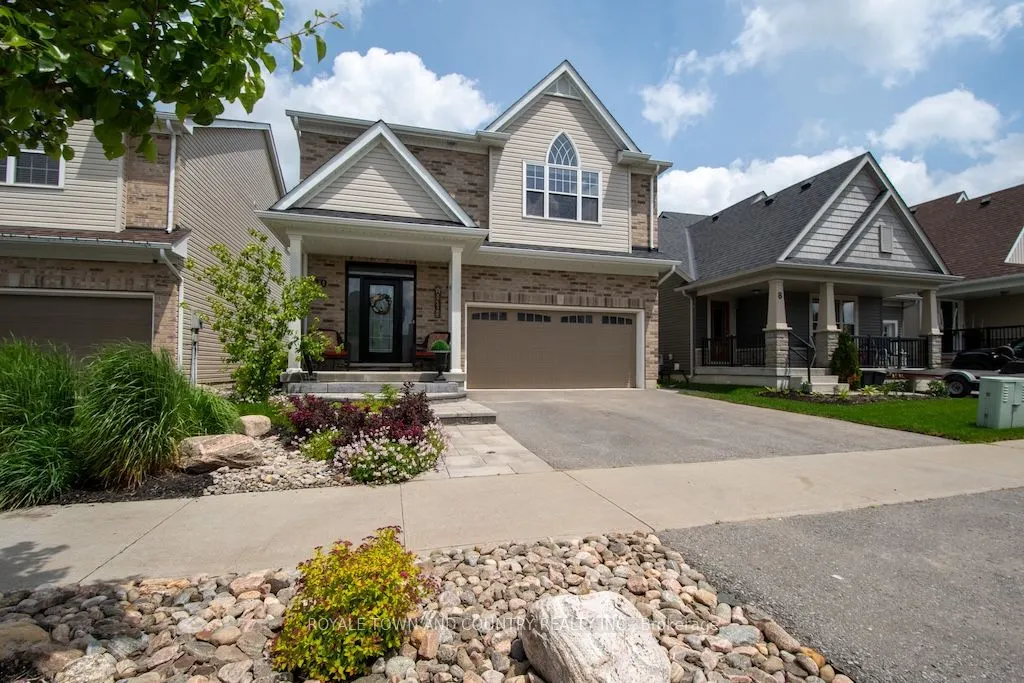 10 Silverbrook Avenue