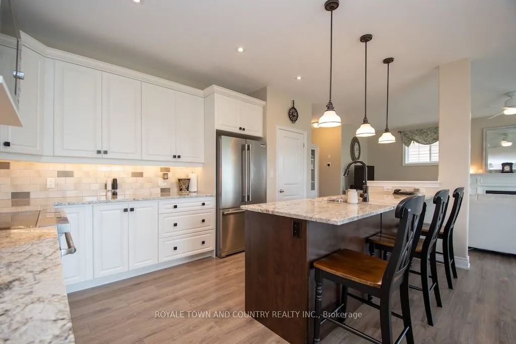 10 Silverbrook Avenue