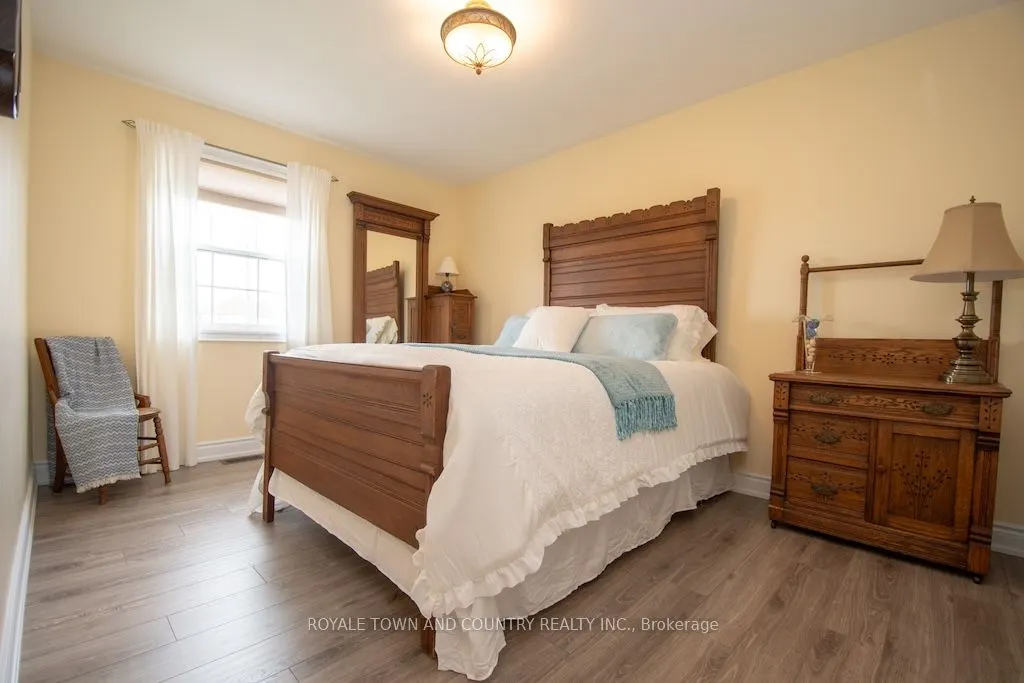 10 Silverbrook Avenue