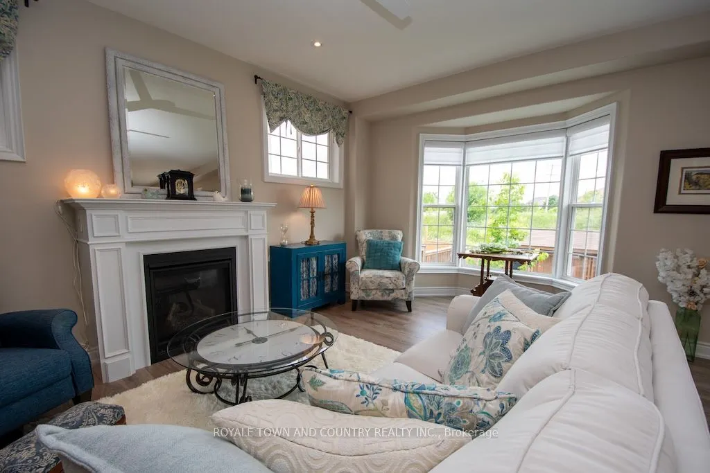 10 Silverbrook Avenue