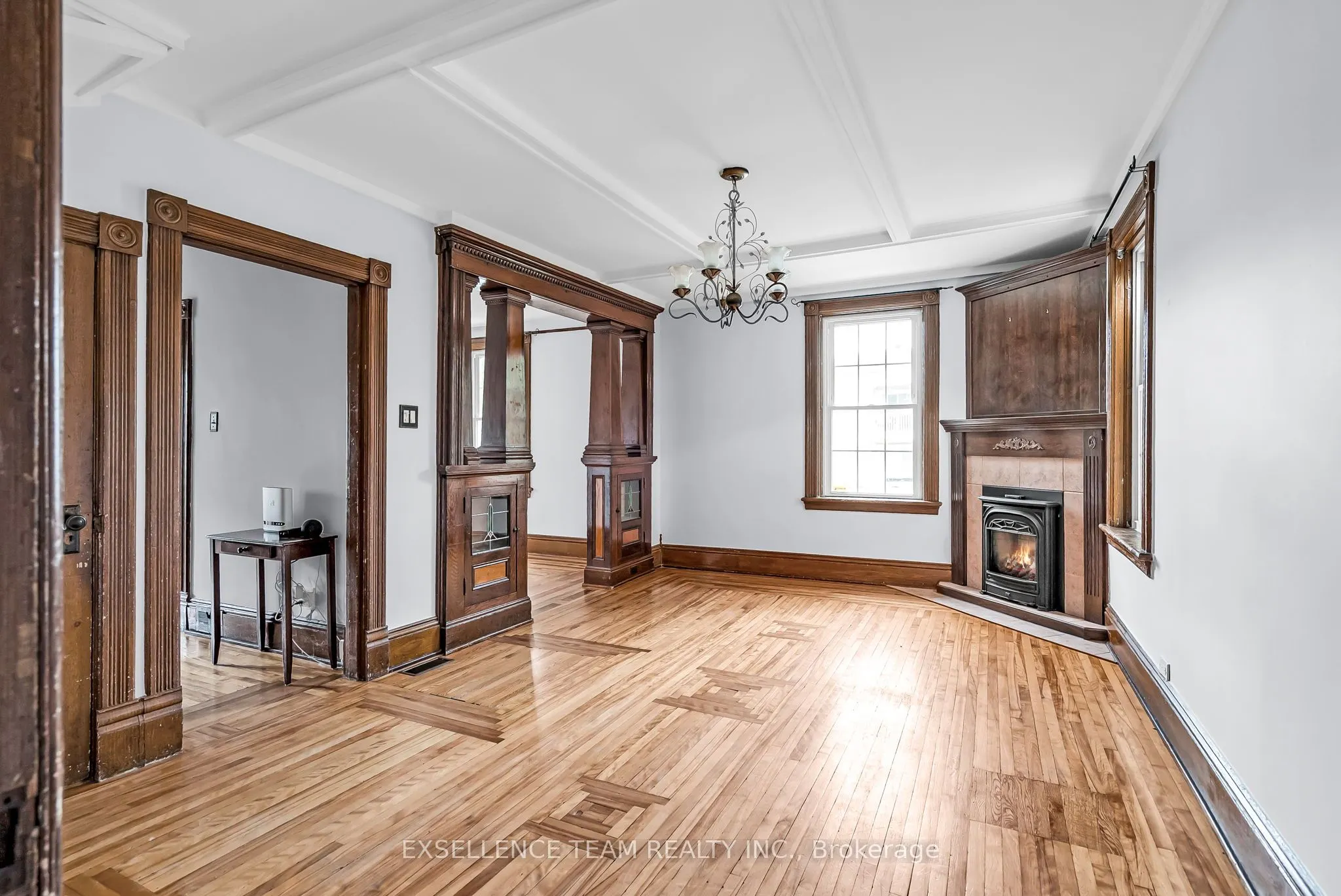 303 Fifth Street E