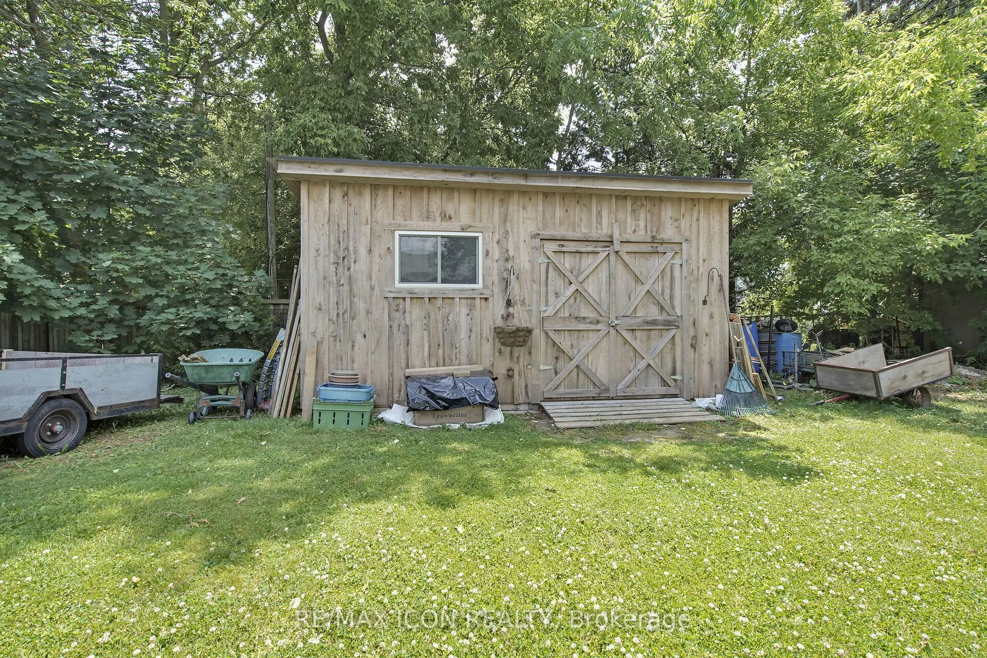 103 Brock Street E