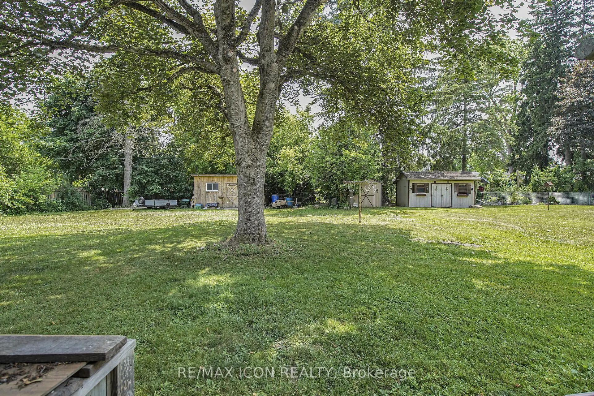 103 Brock Street E