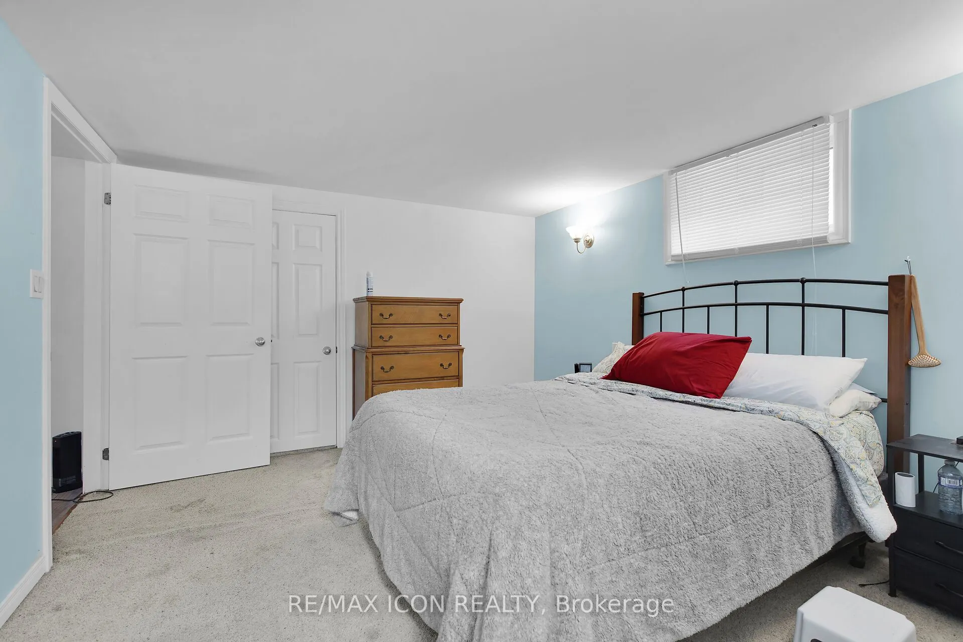 103 Brock Street E