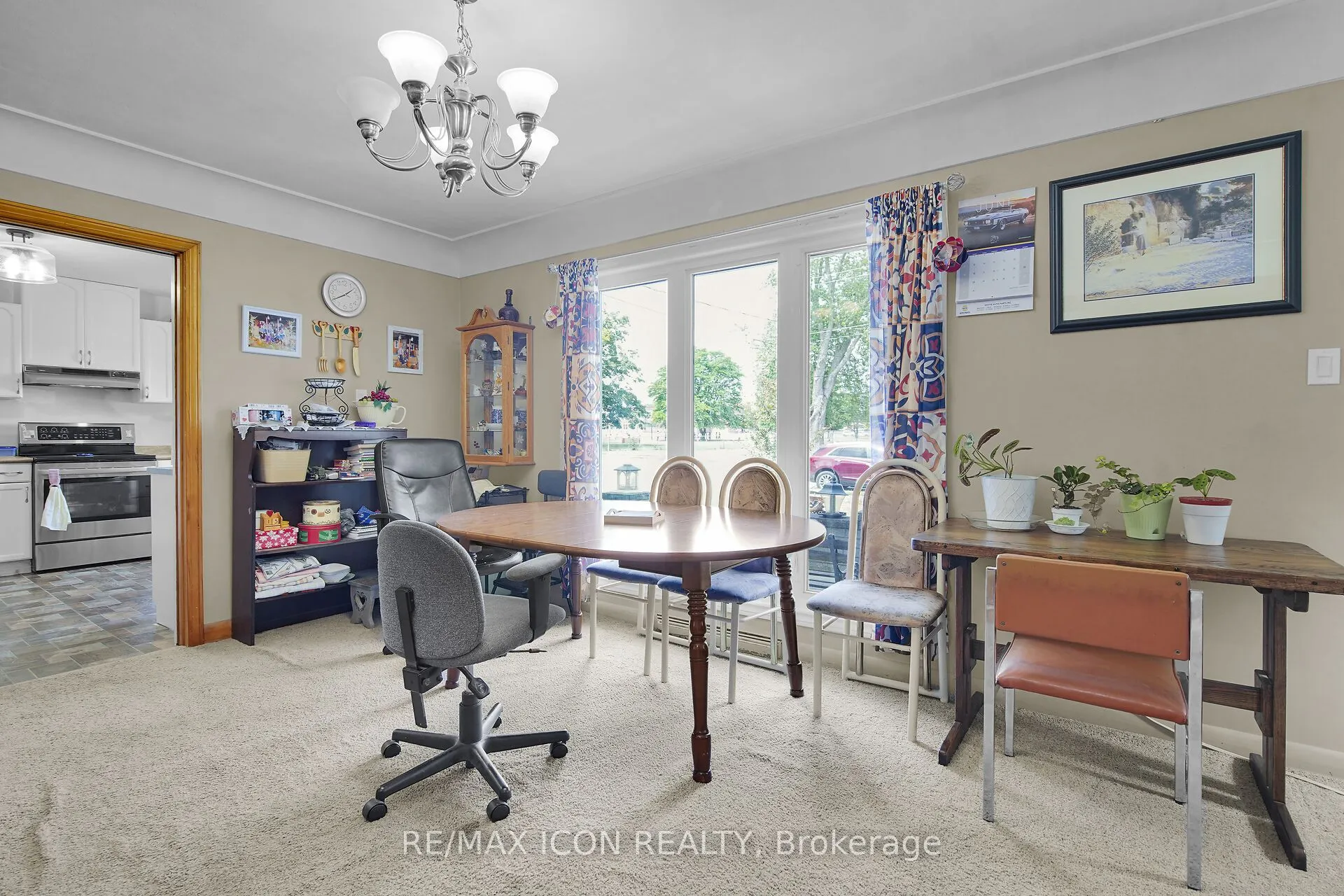 103 Brock Street E