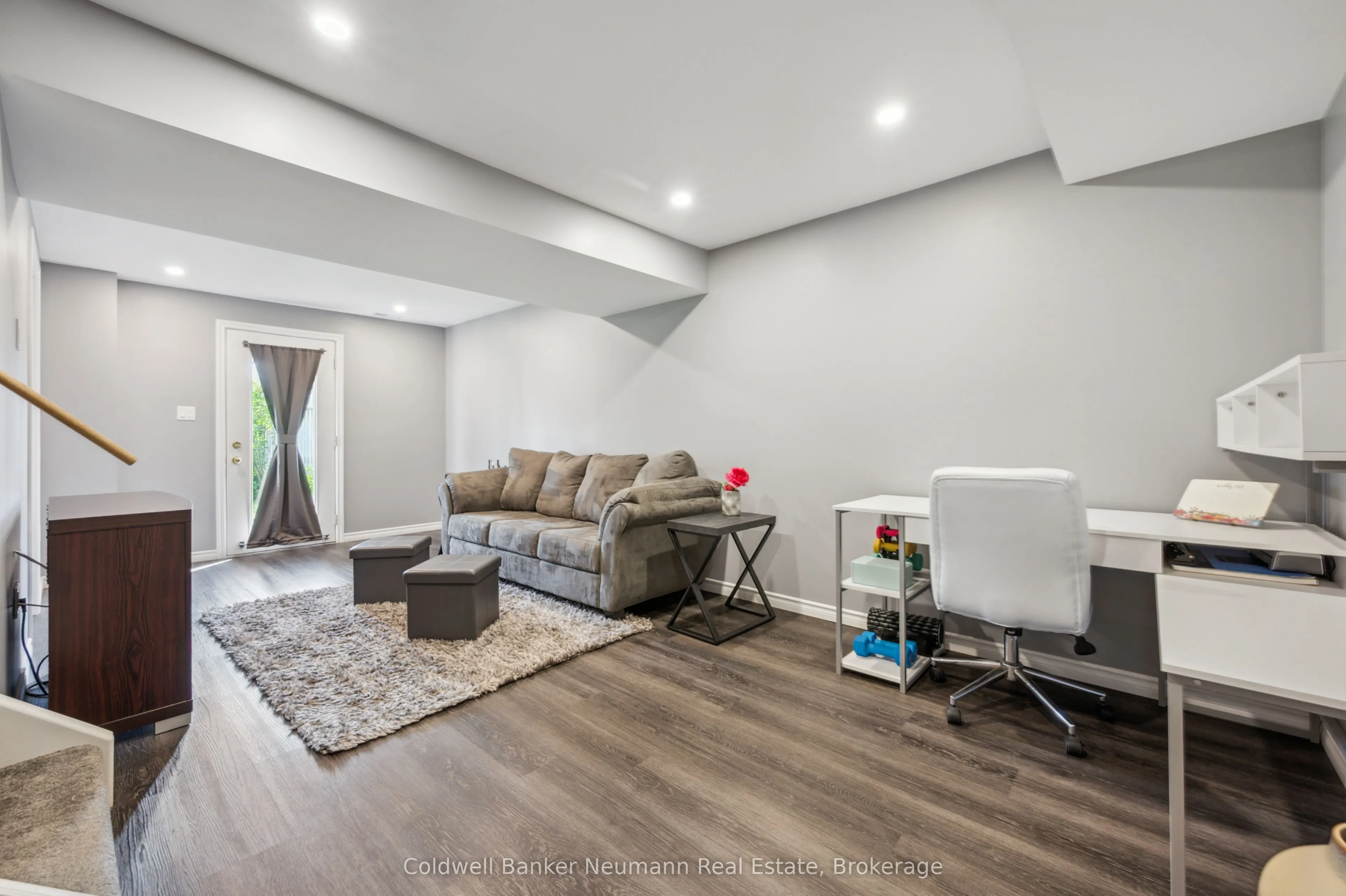 60 Hasler Crescent