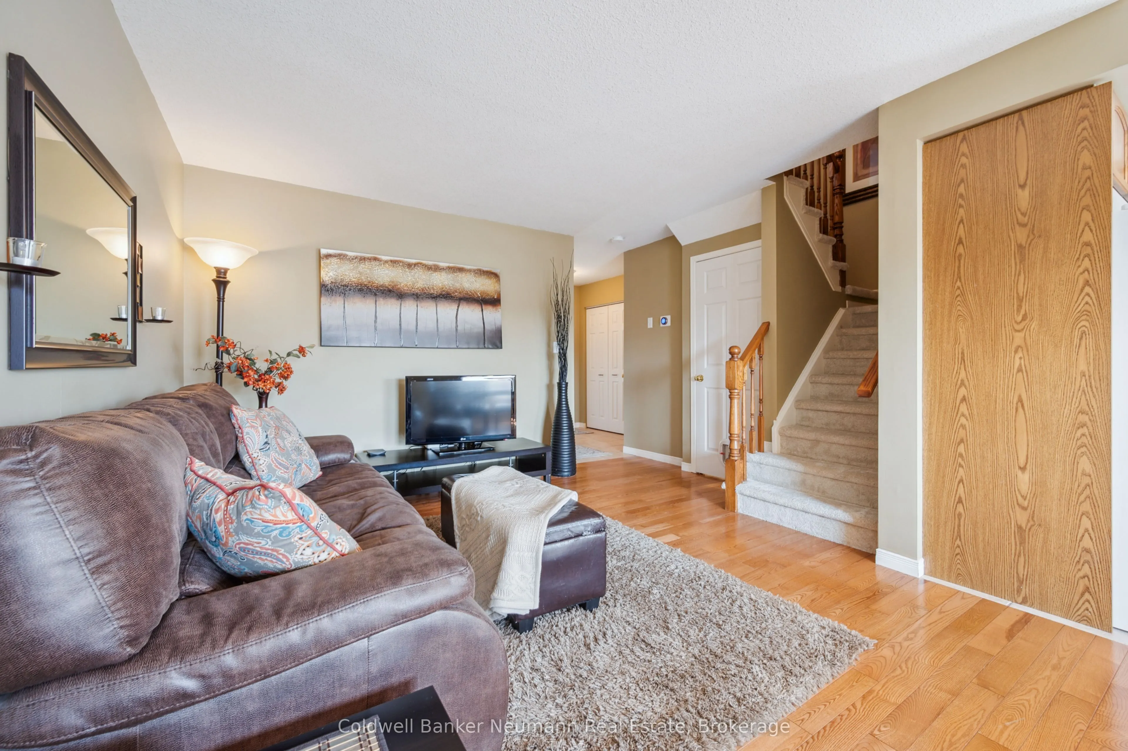 60 Hasler Crescent