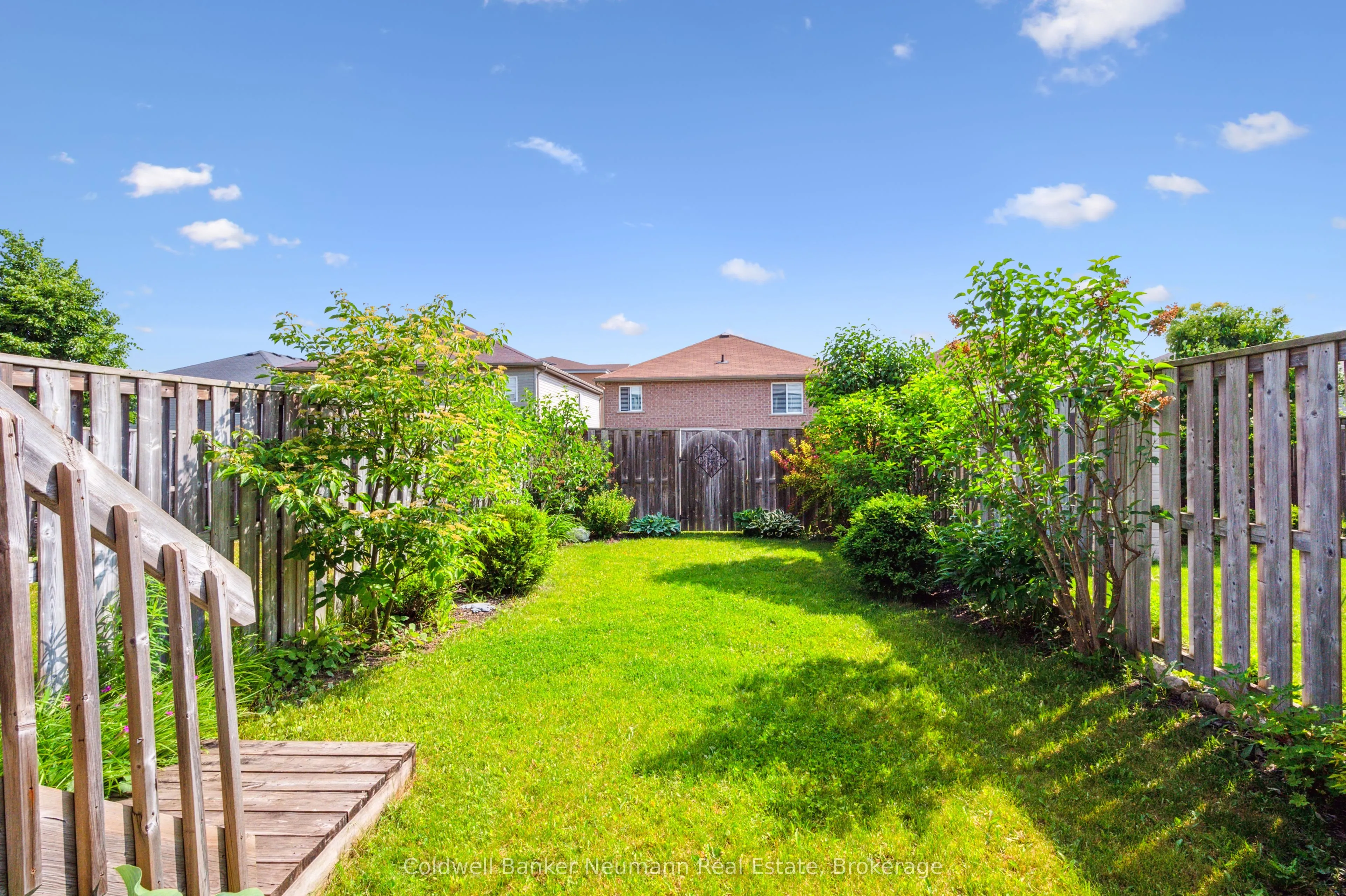 60 Hasler Crescent