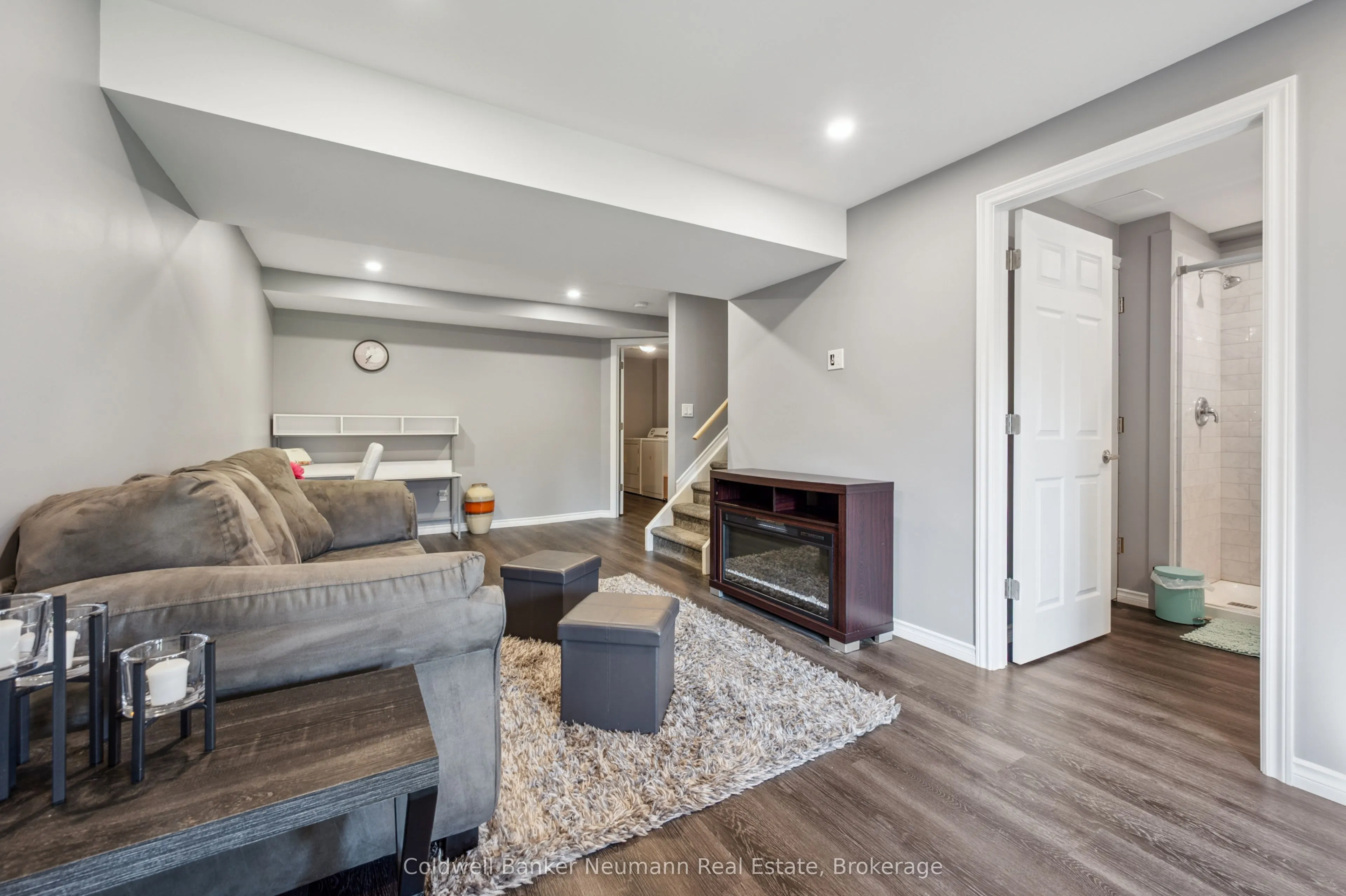 60 Hasler Crescent