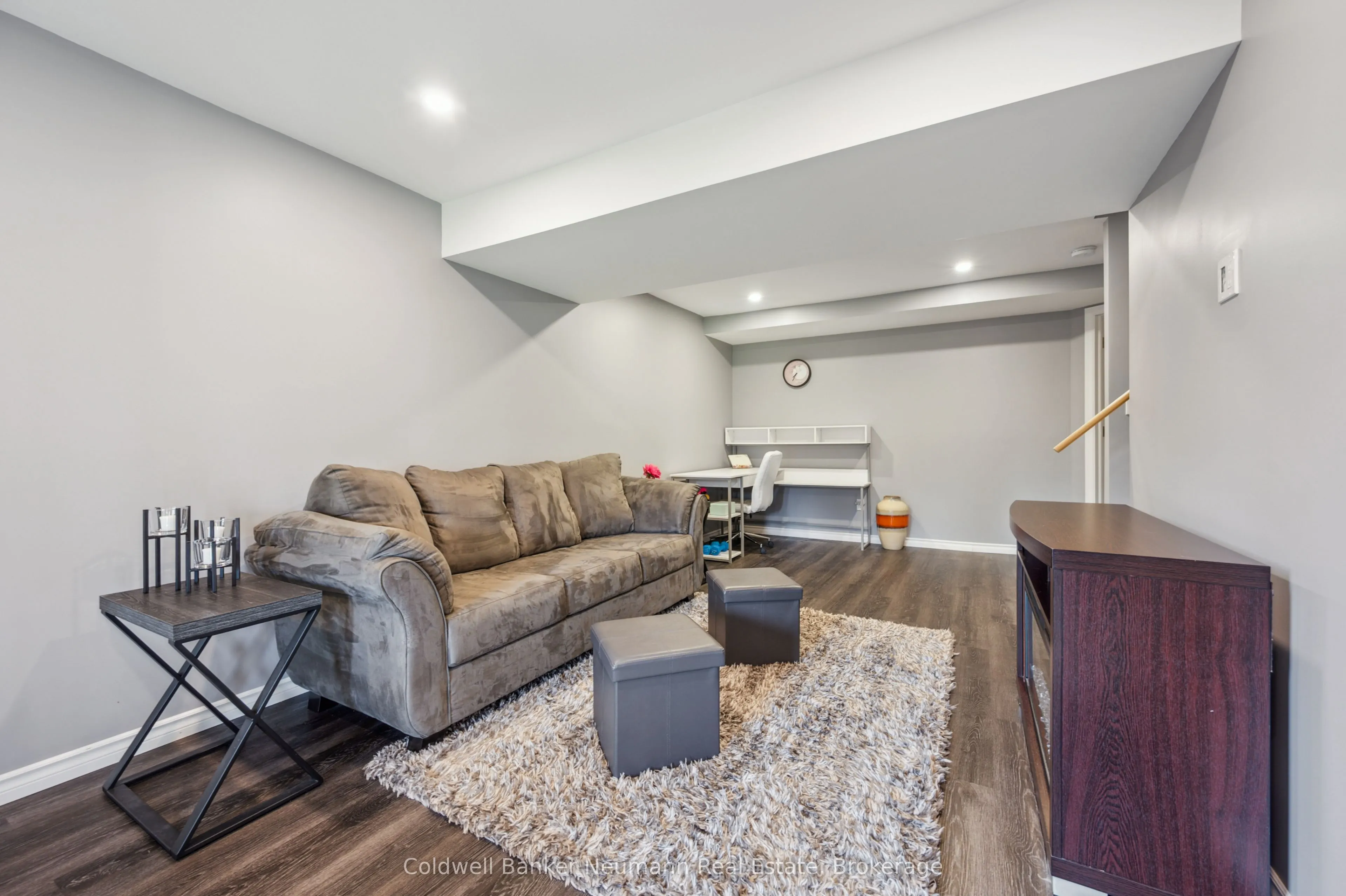 60 Hasler Crescent