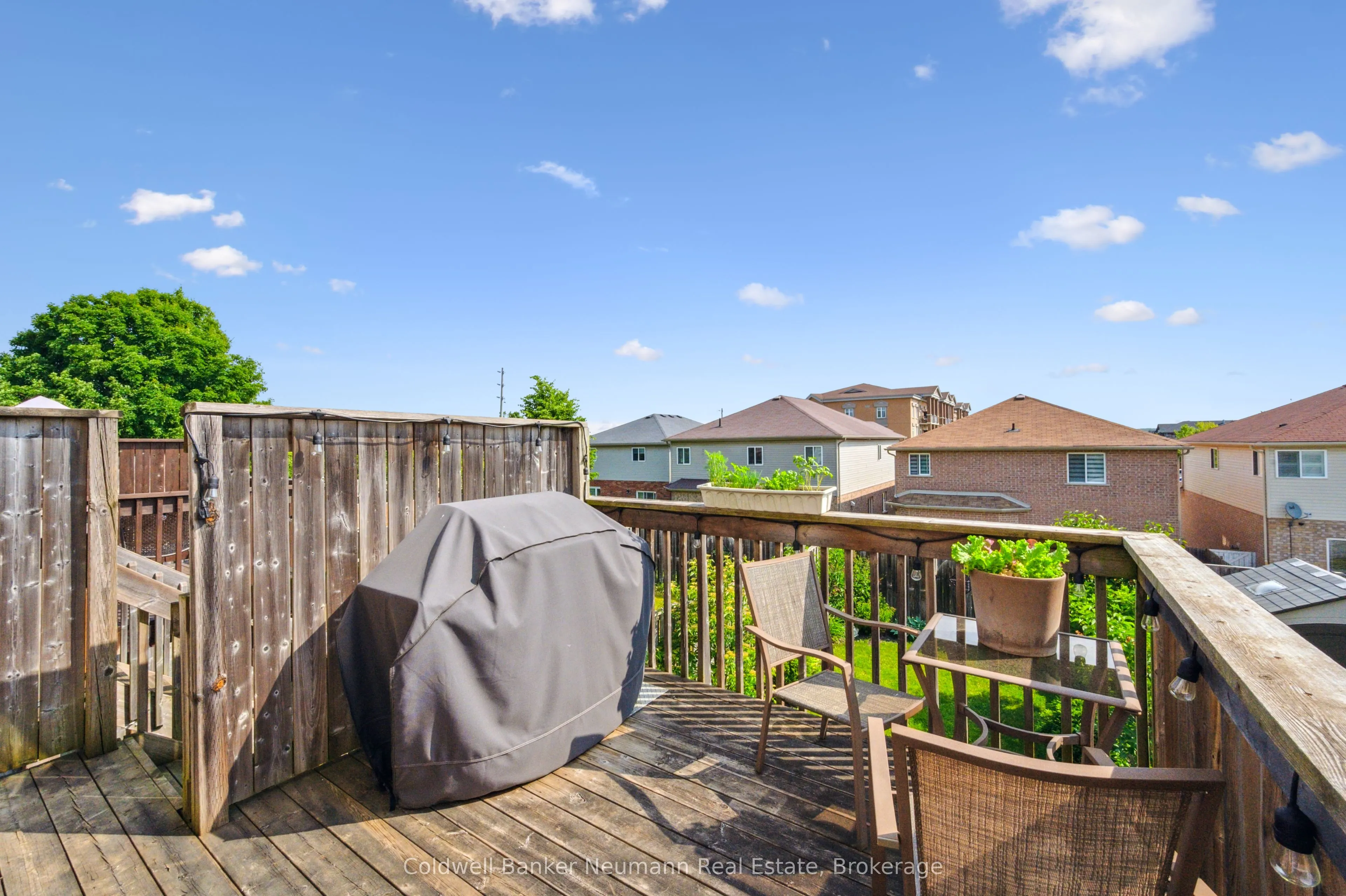 60 Hasler Crescent